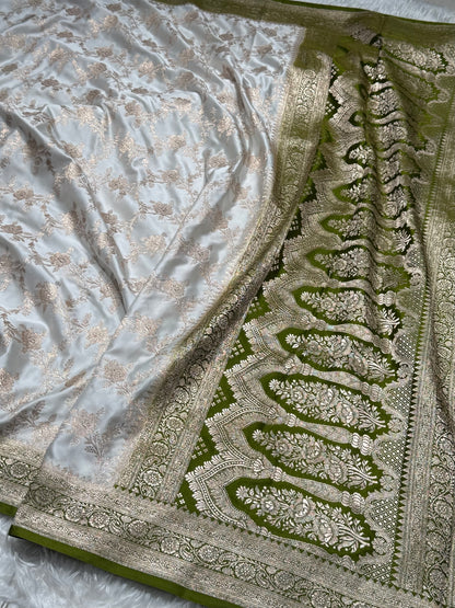 Contrast Mehandi- White Combination Jaal Mashru Silk Saree