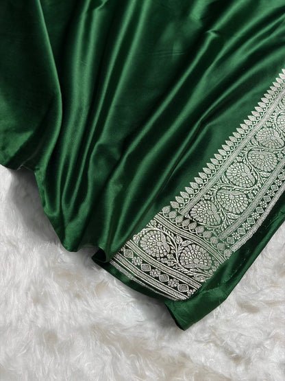 Traditional Bananasi Bottle Green Shades With Contrast Border Booti Mashru Silk Saree MS79