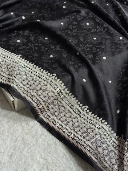 Black Tanchoi Floral Booti Mashru Silk Saree MS59