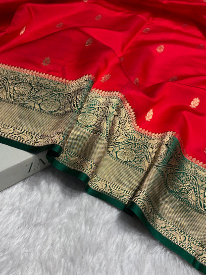 Contrast Red with Bottle Green Shades Handwoven Pure Raw Mango Silk RM-56