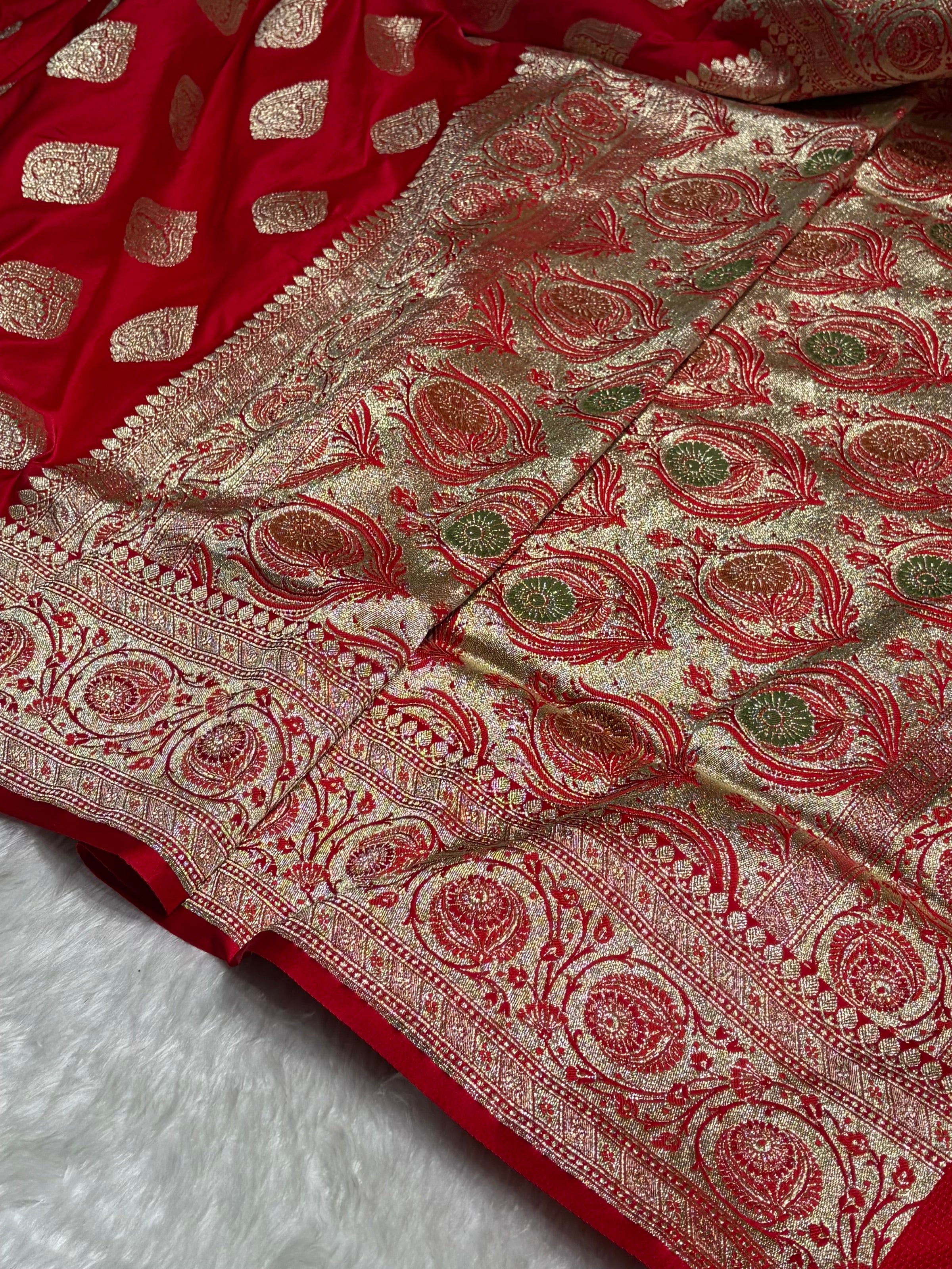 Red Katan Silk Saree In Boota Floral Motif