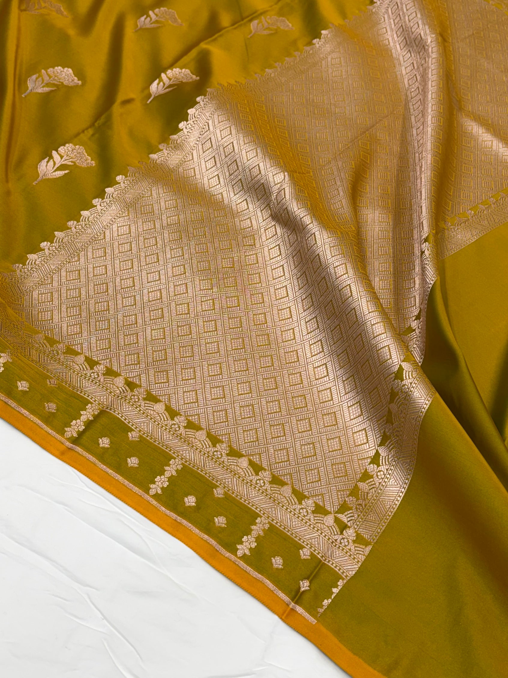 Mehndi Floral Booti Motif Mashru Silk Saree MSM-08
