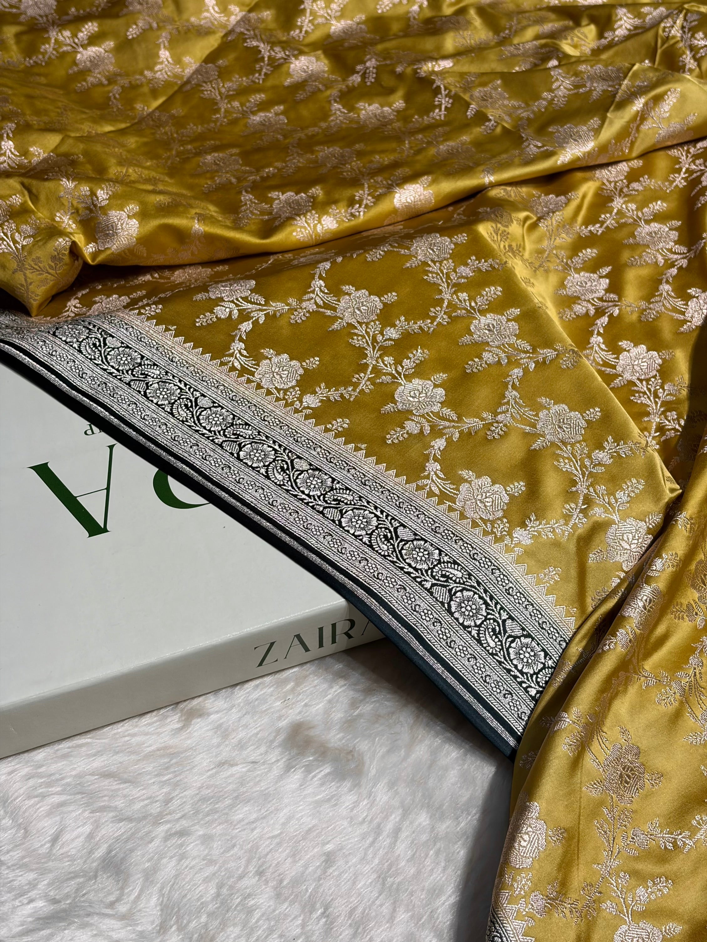 Contrast Dusty Mustard with Bottle Green Floral Jaal Mashru Silk Saree  MS28