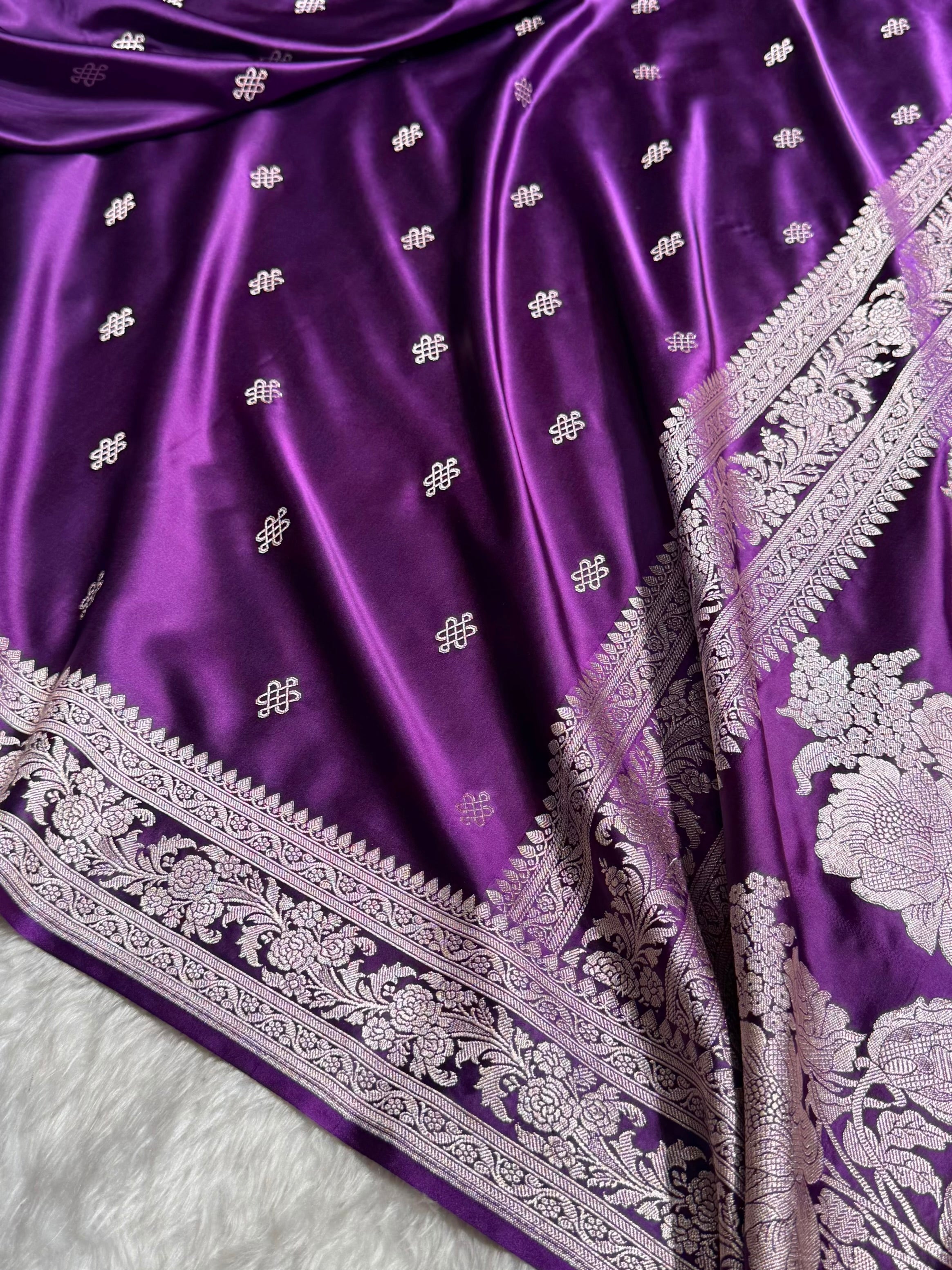 Banarasi Floral Booti Pattern in Purple Shades Floral Mashru Silk Saree MCS101