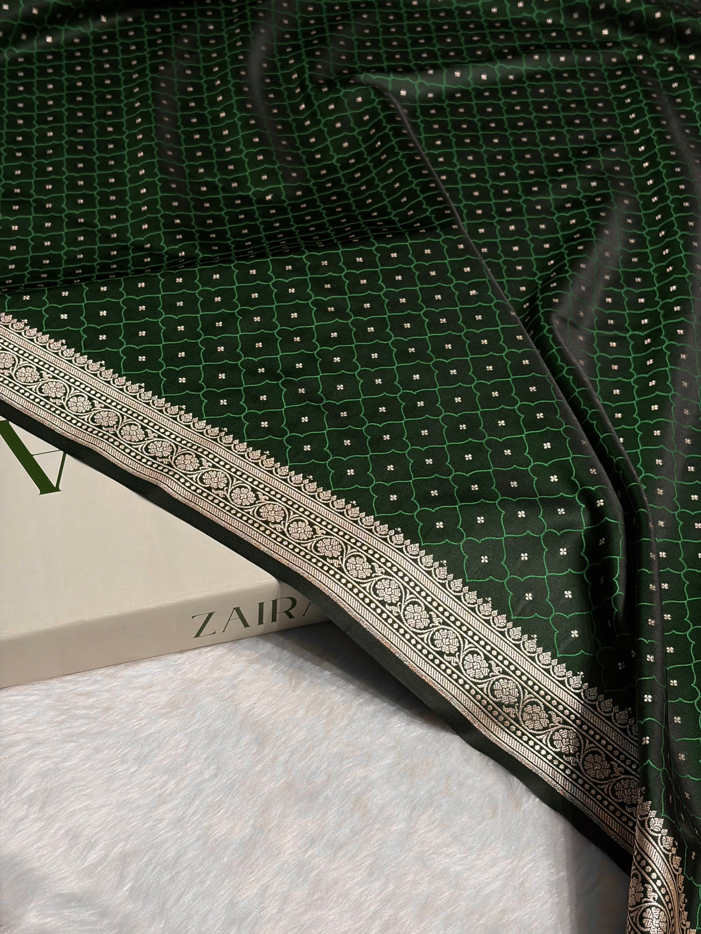 Bottle Green Shades Tanchoi Motif Mashru Silk Saree MST-13
