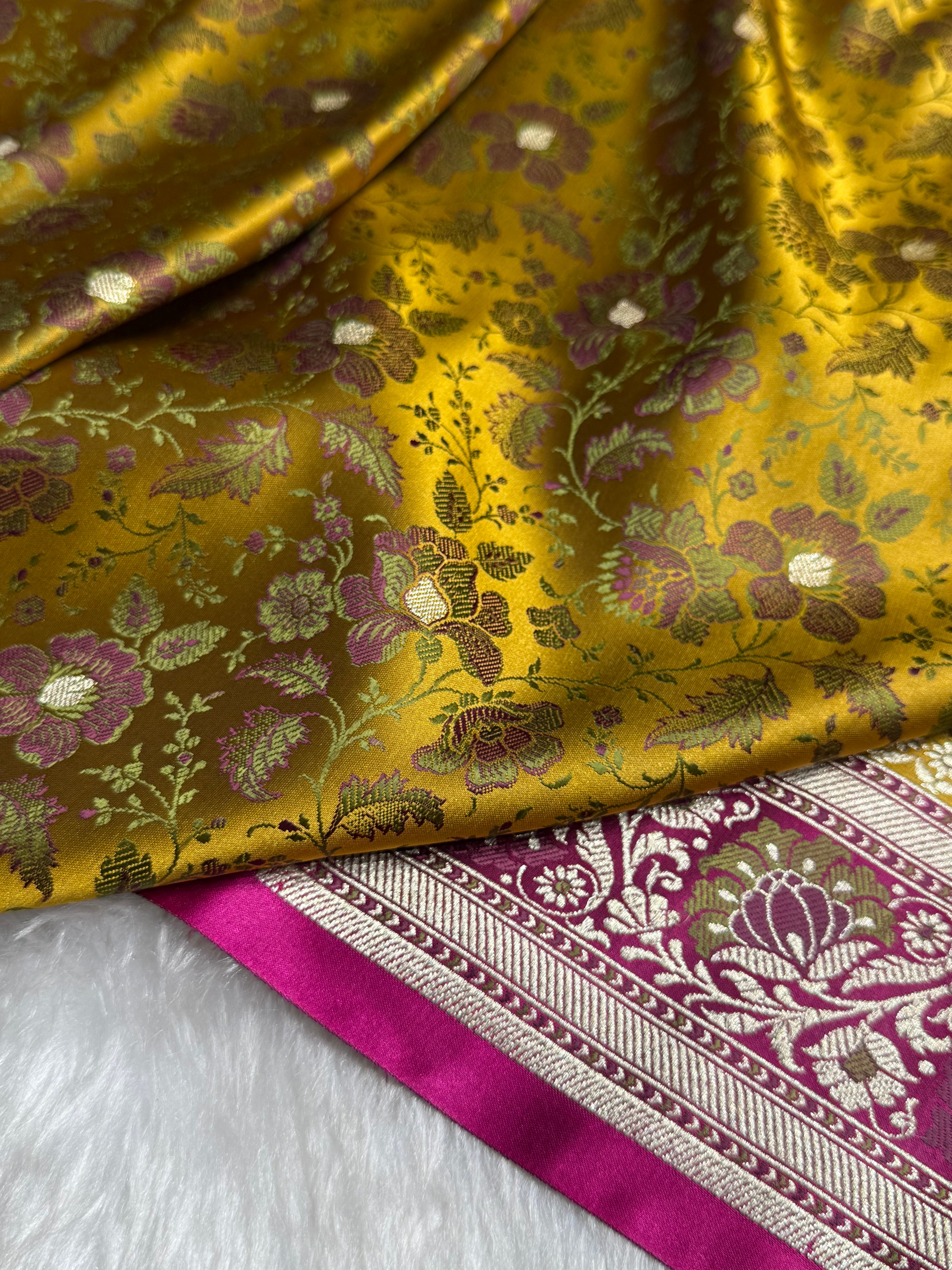 Olive Green - Rani Contrast Jamawar Tanchoi Jaal Katan Silk Saree SKTM-18