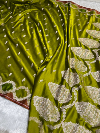 Mehandi Rangkart Scallop Floral Booti Mashru Silk Saree MCS46