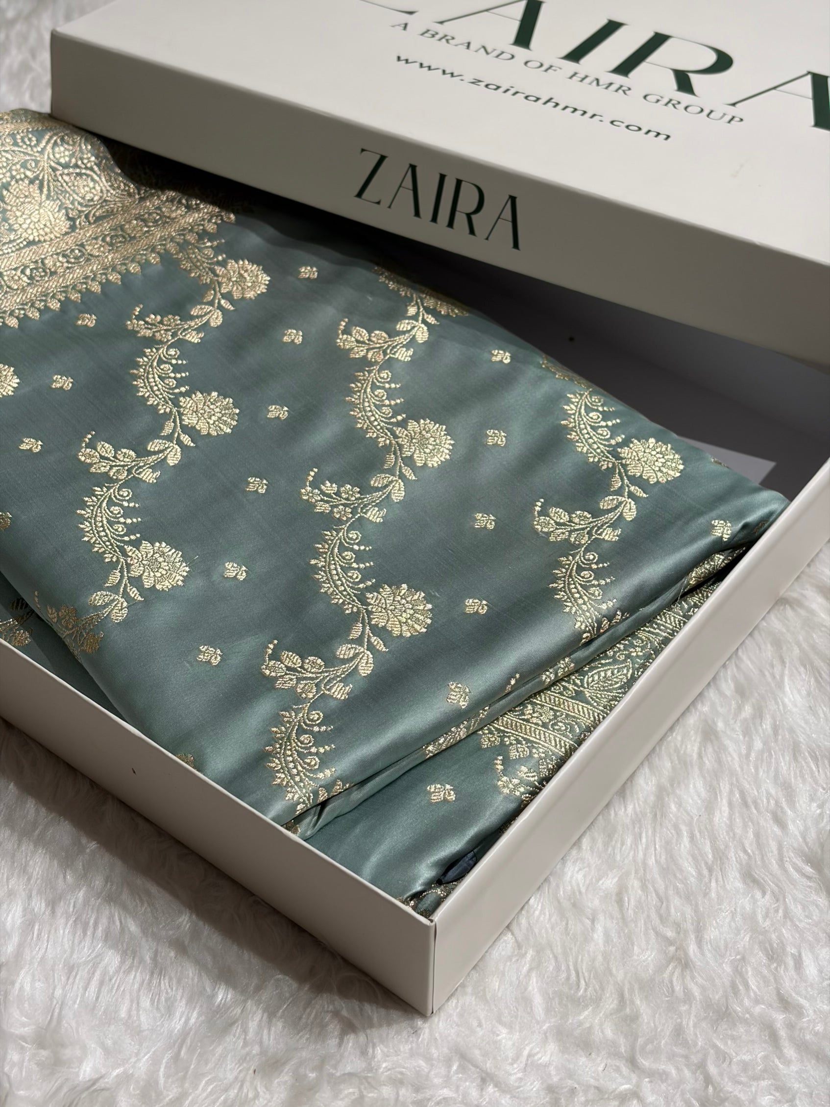 Banarasi Satin Katan Saree With Jaal Pattern in Pastel Grey Shades SK121