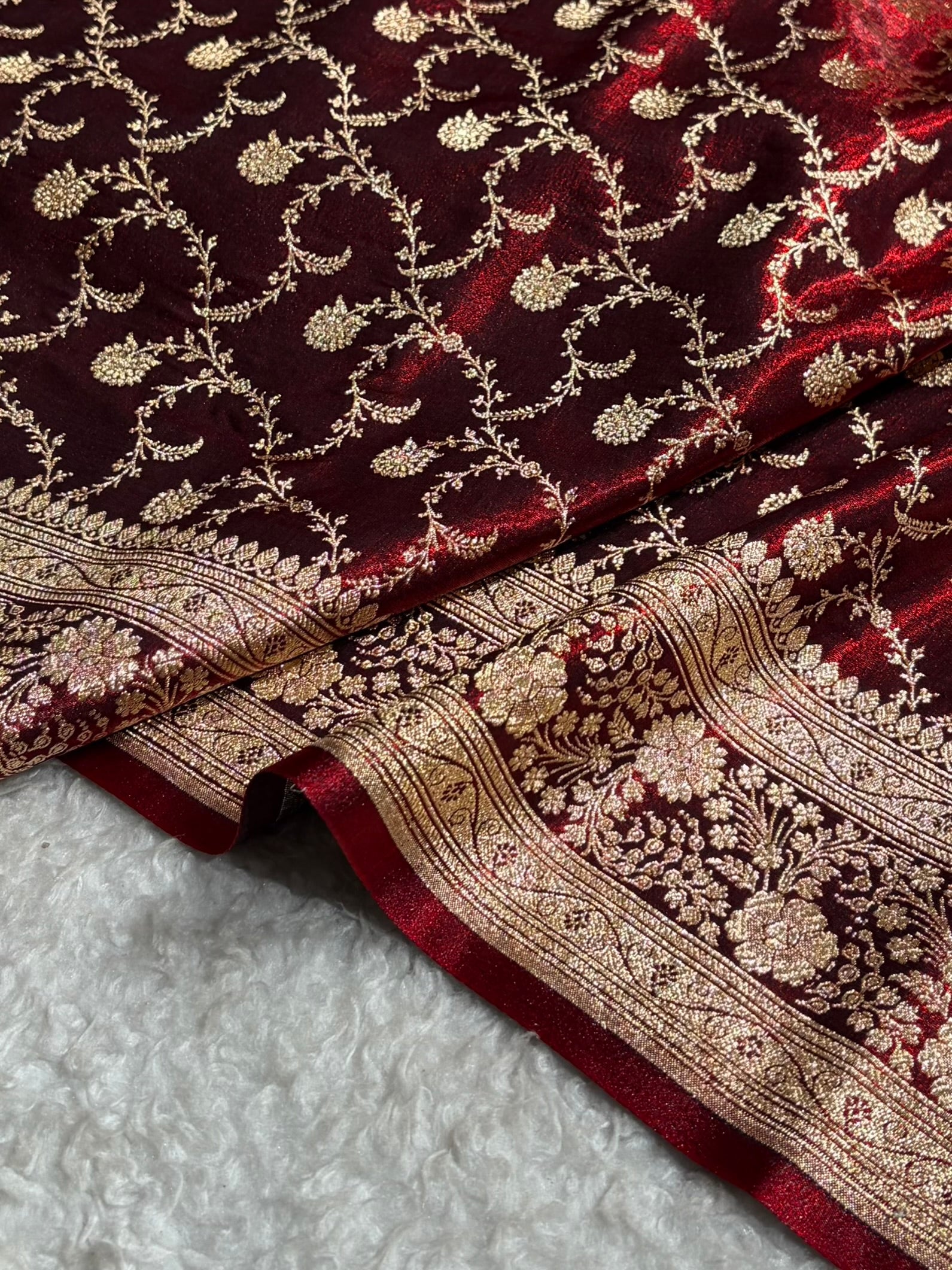 Maroon Shades Jaal Pattern Banarasi Satin Silk Saree SS43