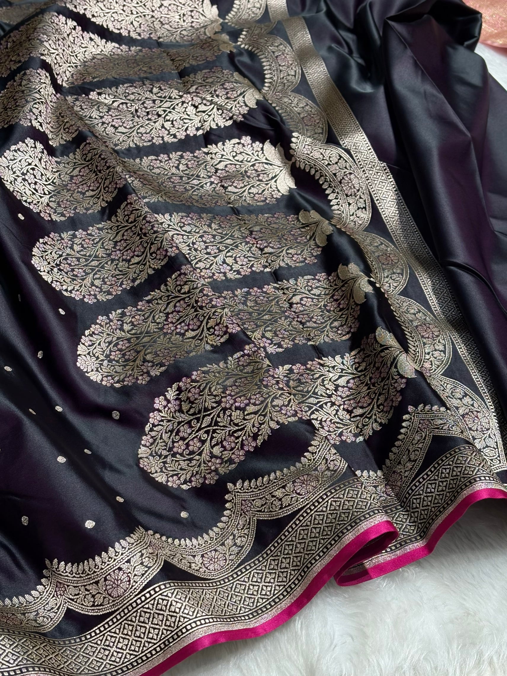 Dark Purple Shades Scallop Motif Booti Mashru Silk Saree MSM-56