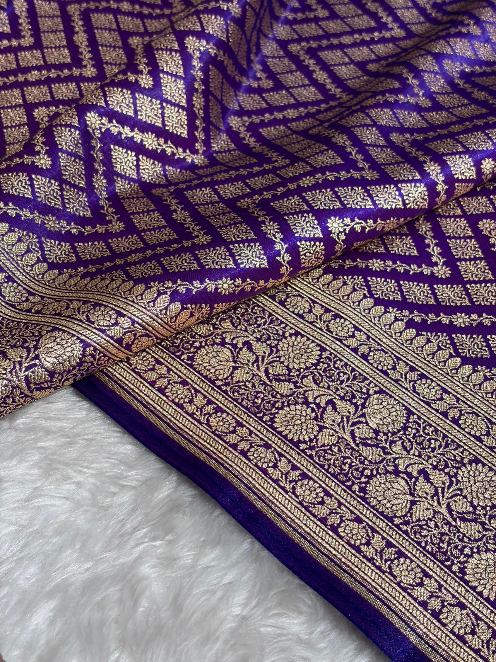 Purple Shades Jaal Pattern Banarasi Satin Silk Saree SS56