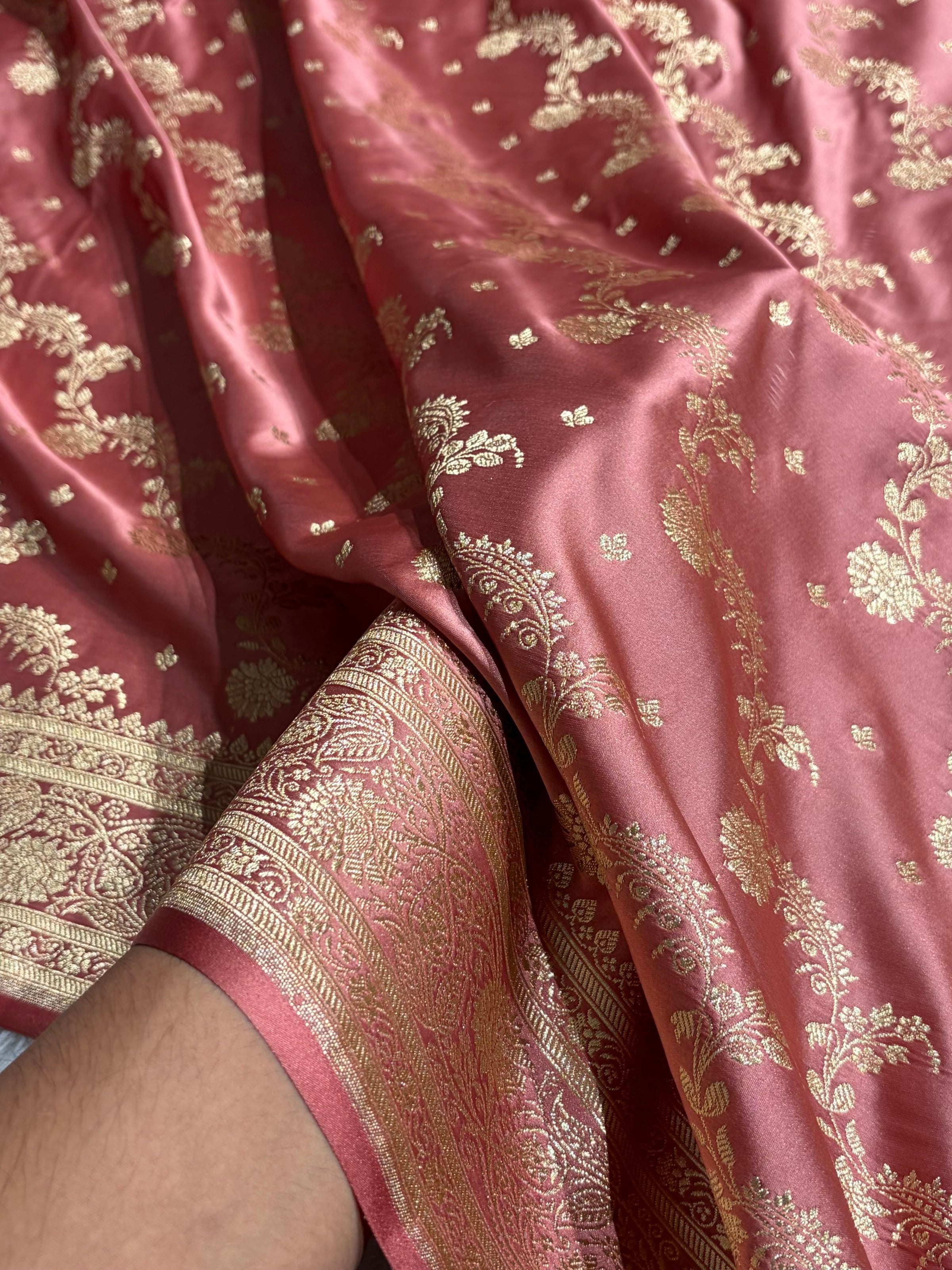 Banarasi Satin Katan Saree With Jaal Pattern in Peach Shades SK121