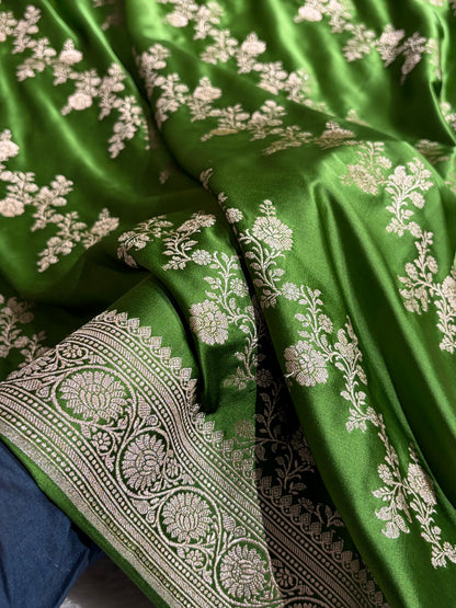 Dark Mahndi Cross Pattern Mashru Silk Saree MCS01