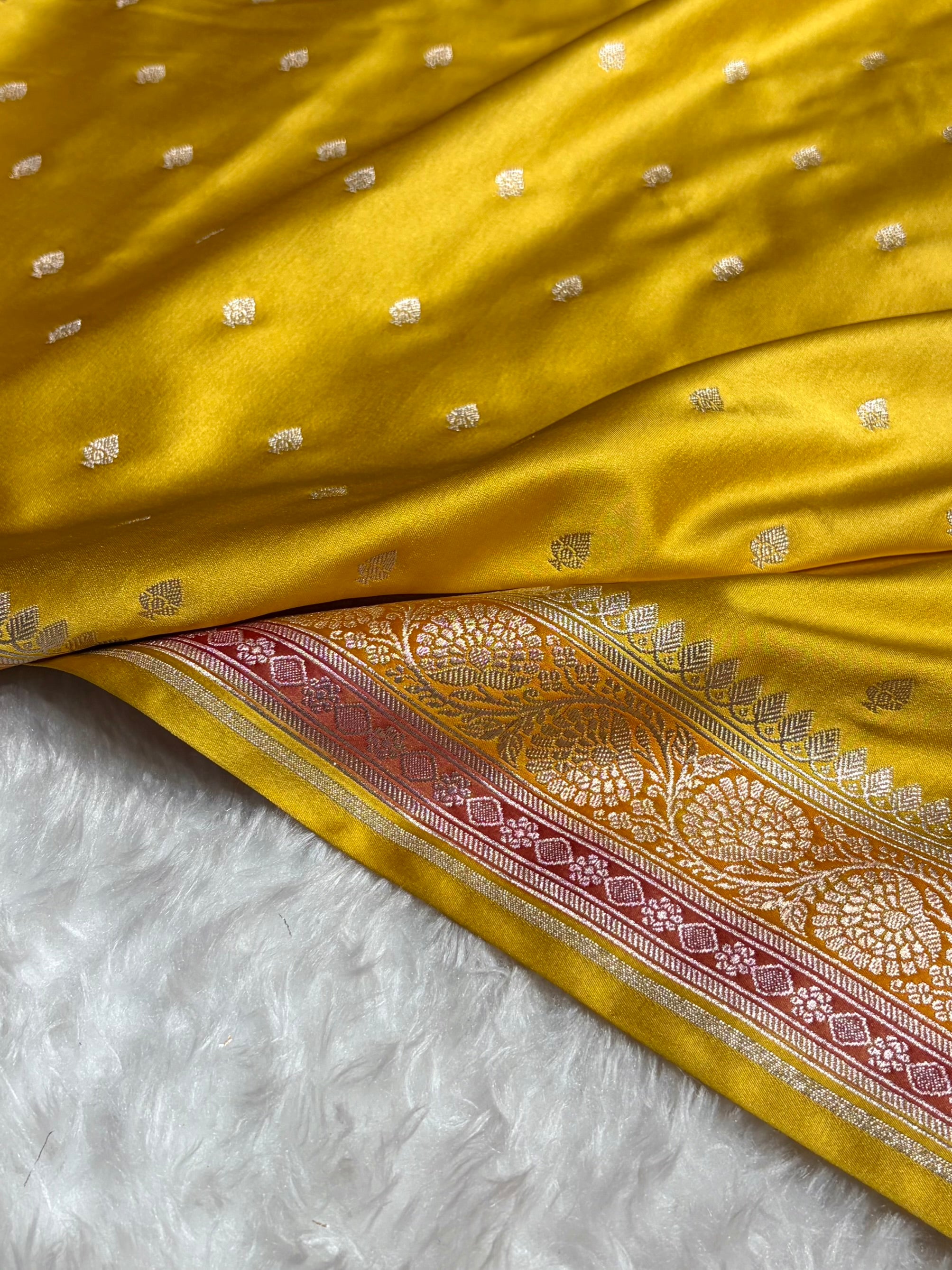 Mustard Shades With Contrast Border Booti Mashru Silk Saree MS79