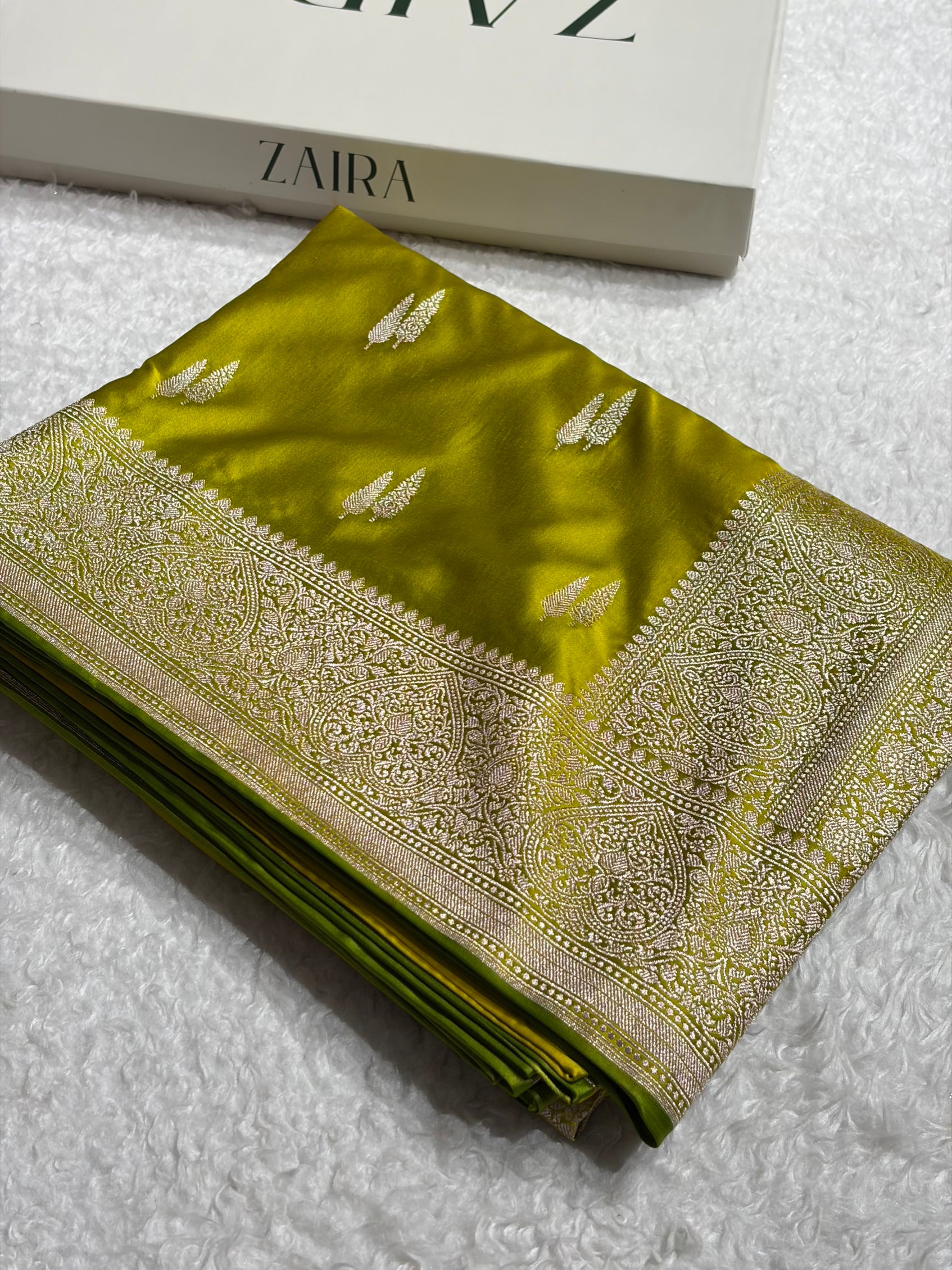 Banarasi Floral Booti Pattern in Liril Mahndi Shades Floral Mashru Silk Saree MCS102