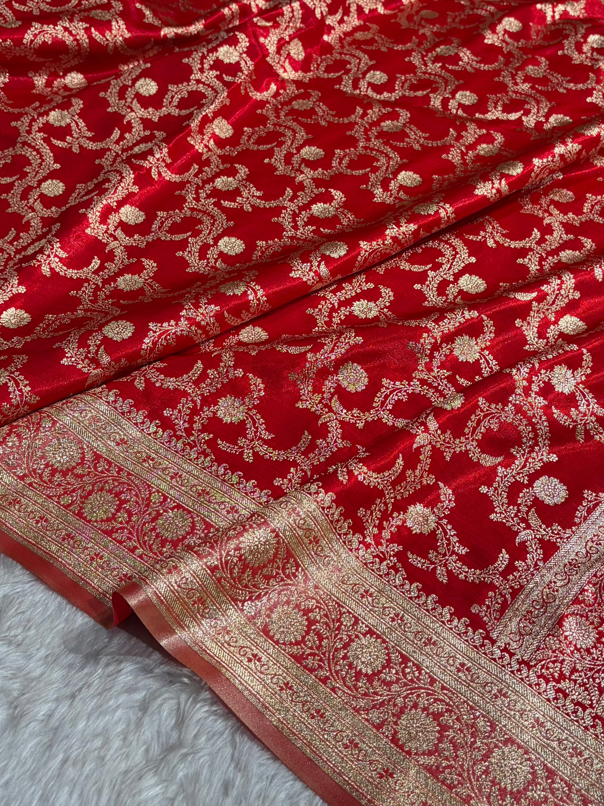 Red Contrast Shades Jaal Pattern Banarasi Satin Silk Saree SS47