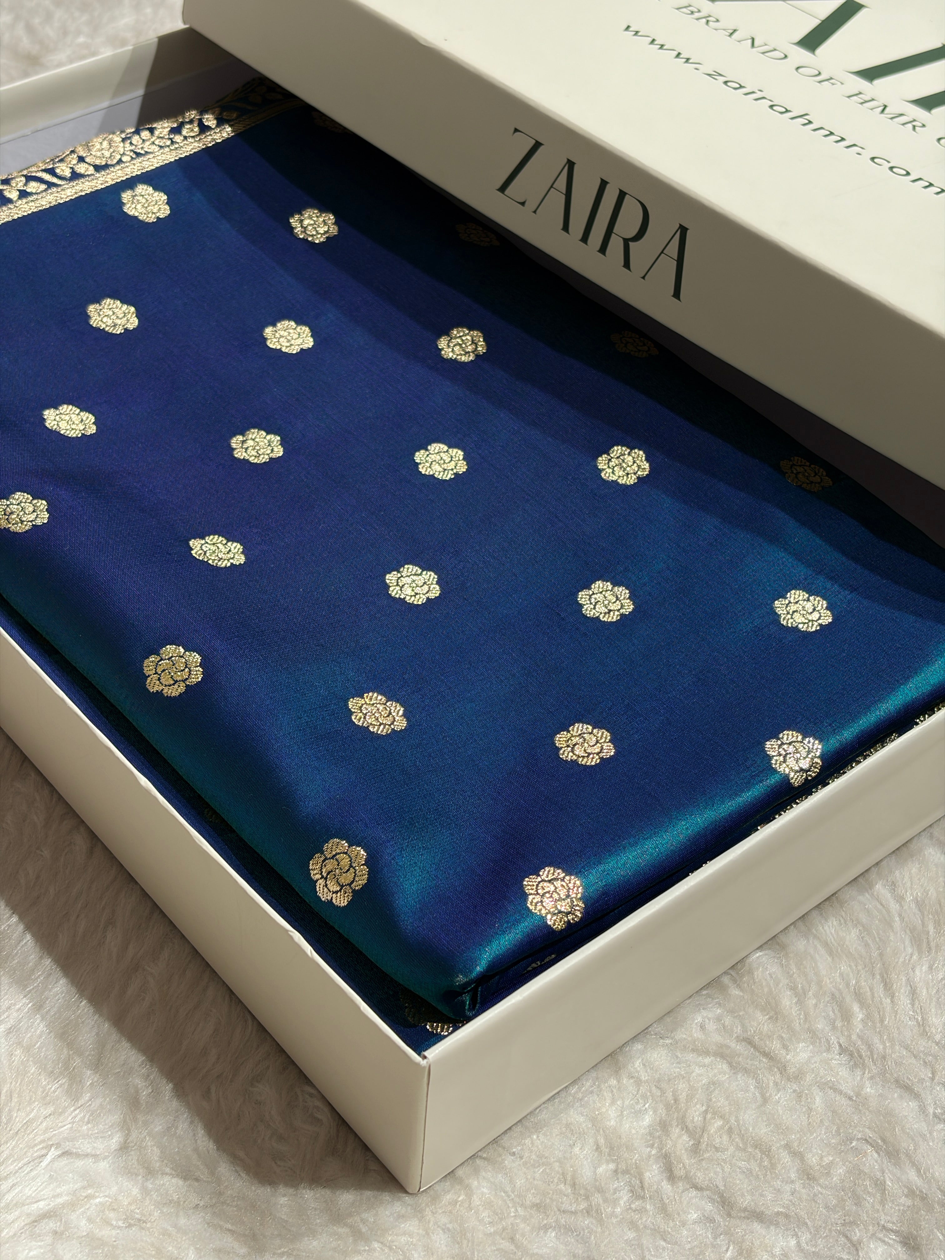 Banarasi Peacock Shades Booti Pattern Banarasi Satin Silk Saree SS63