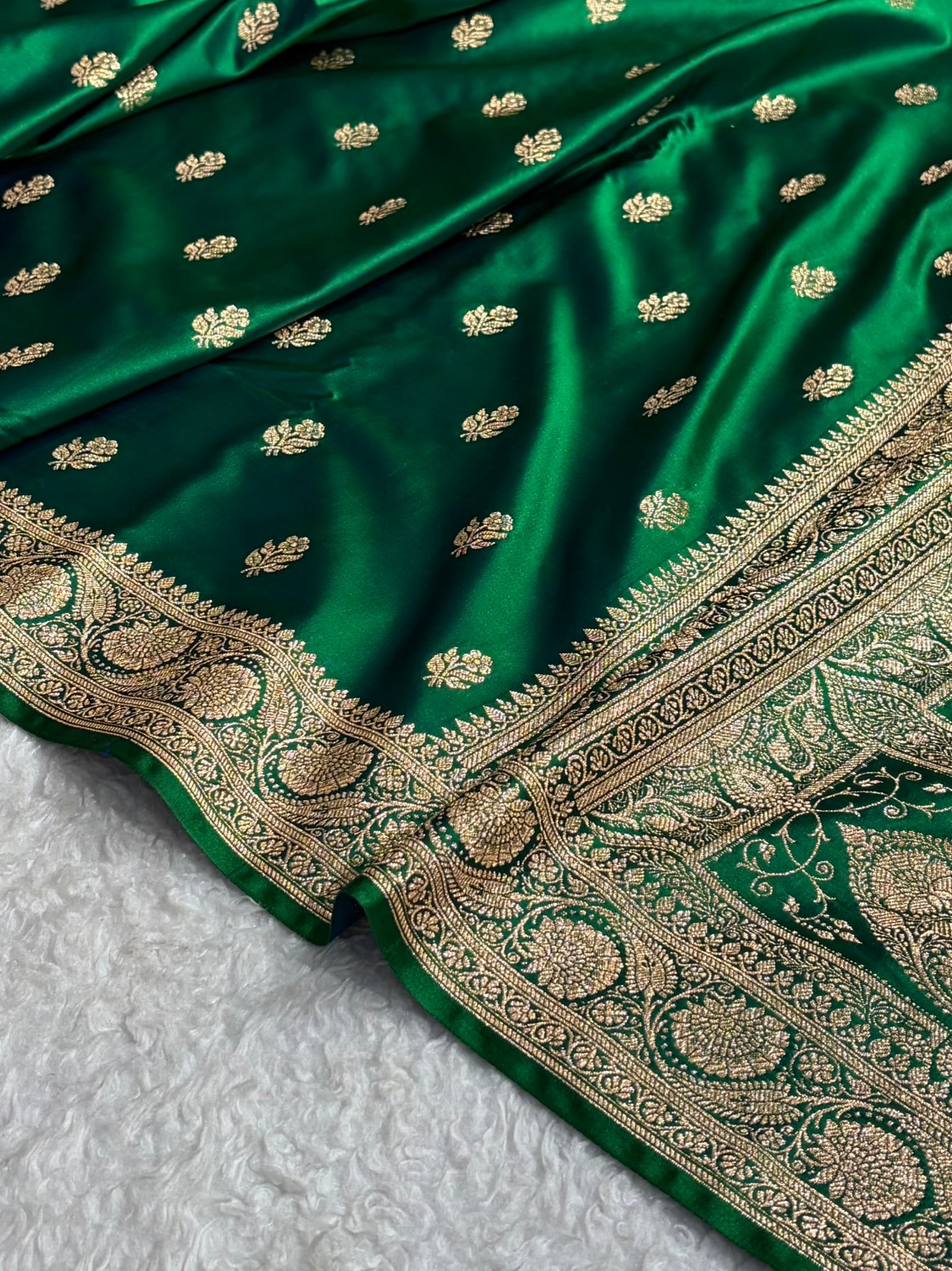 Cross Green Floral Boota Pattern Satin Katan Silk Saree SK71