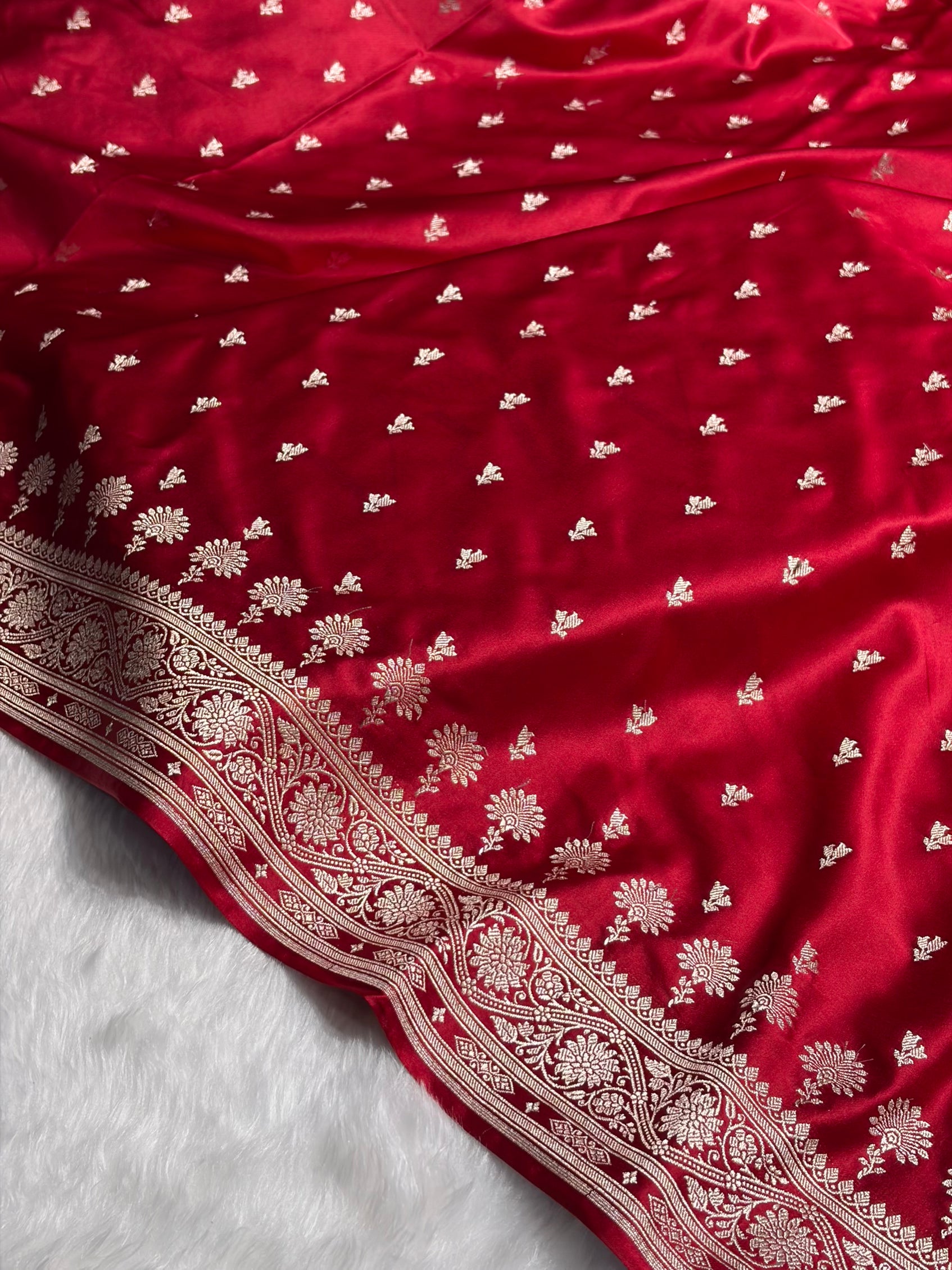 Banarasi Maroon Shades Floral Mashru Silk Saree MS89