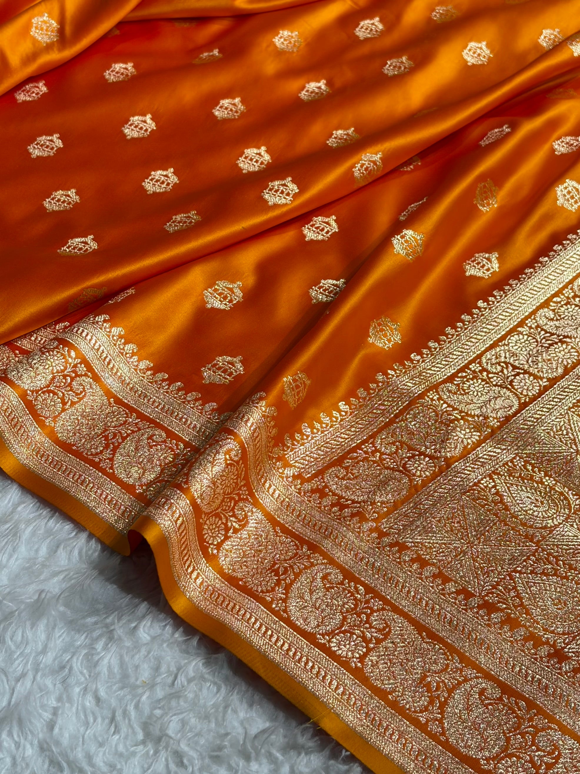 Banarasi Satin Katan Saree Booti Pattern in Fire Gold Shades SK137