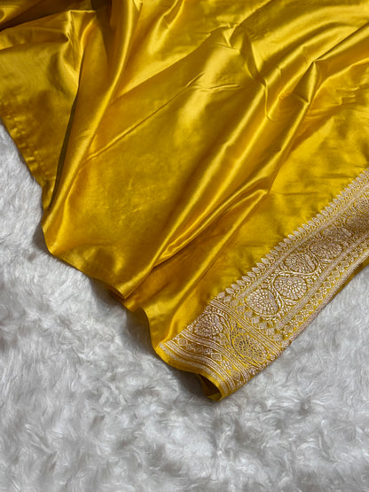 Mustard Shades With Contrast Border Booti Mashru Silk Saree MS79