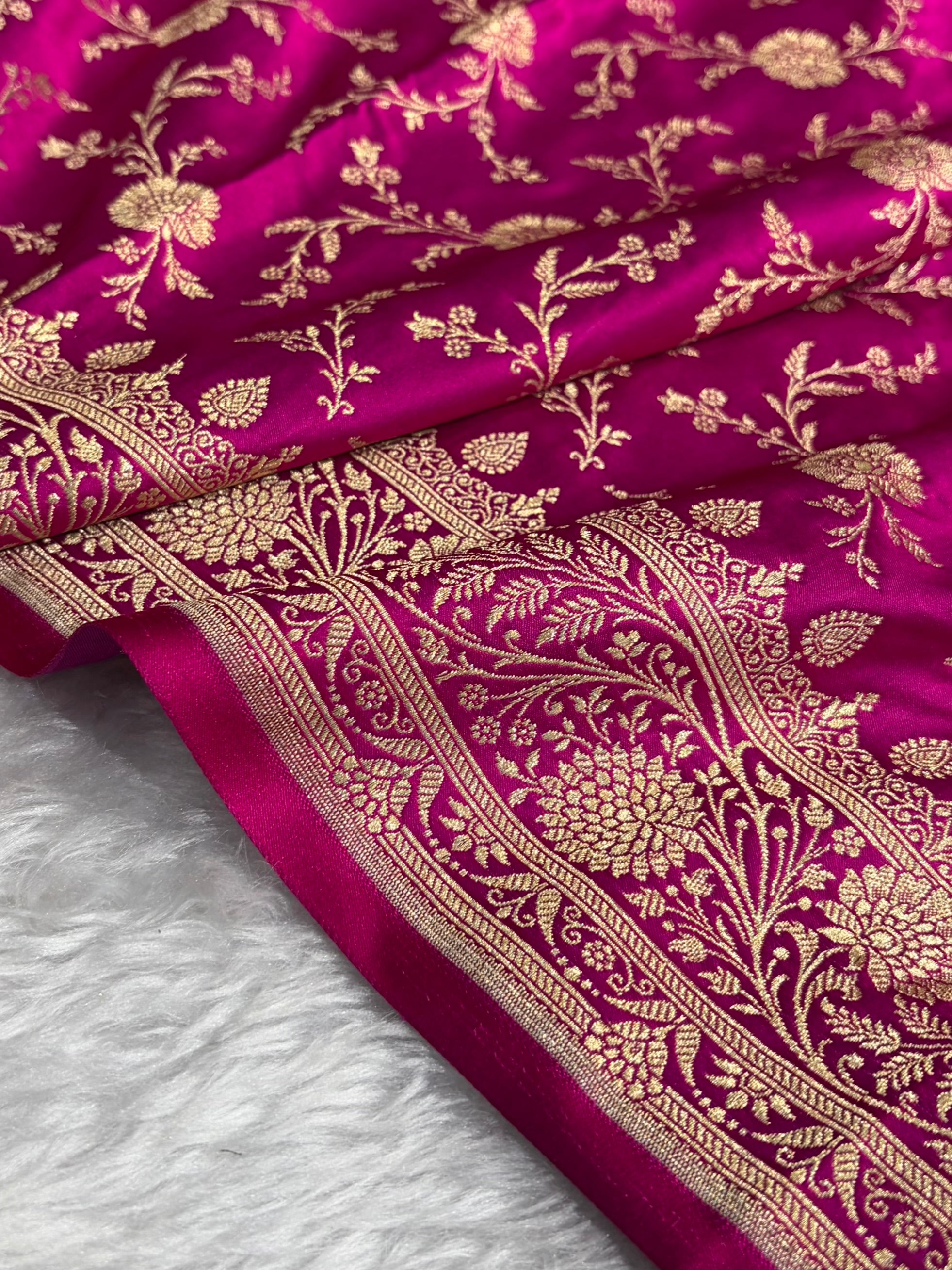Rani Banarasi Jaal Katan Silk Saree SKM37