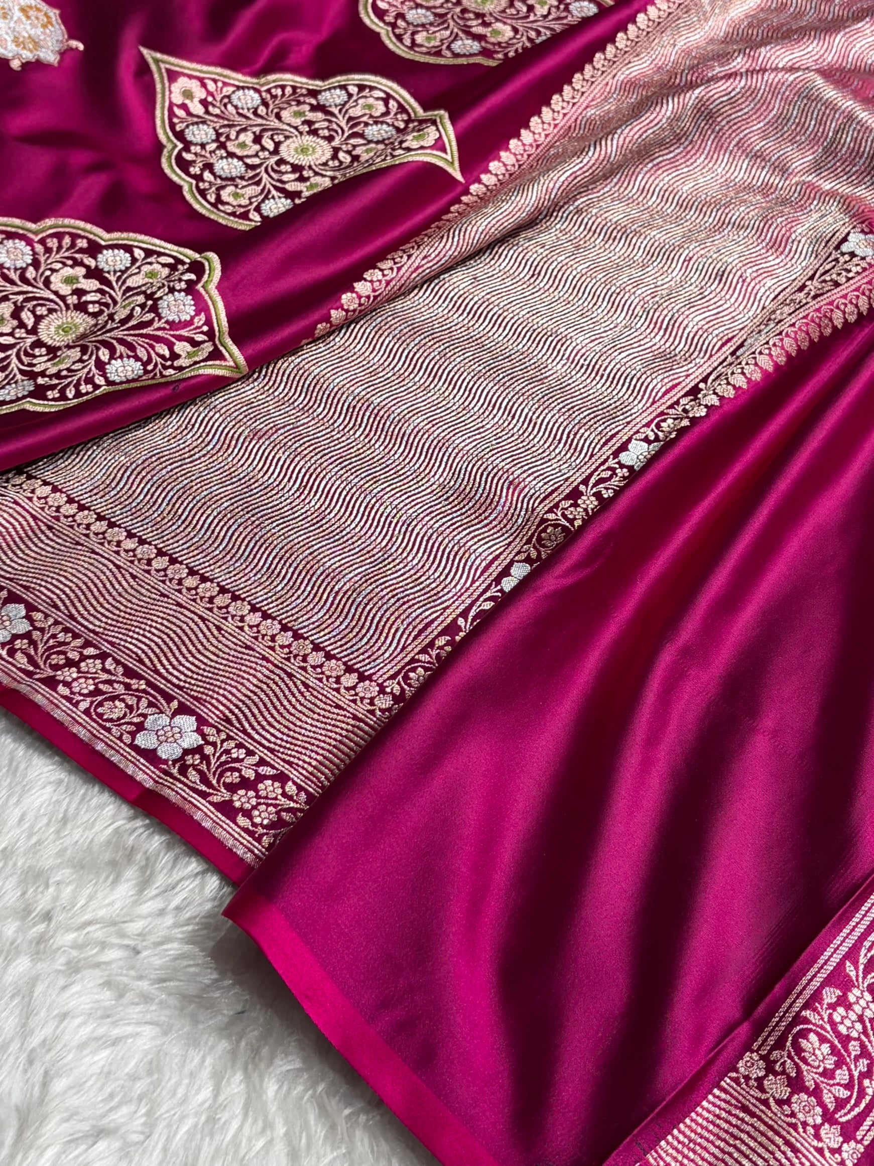 Premium Banarasi Satin Katan Saree Minakari Booti Pattern in Wine Shades SK138