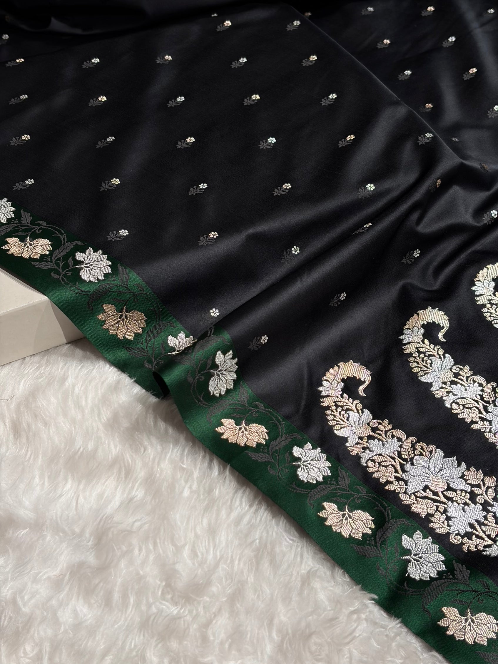 Black With Bottle Green Floral Boota With Floral Border Mashru Silk Saree MSM-78