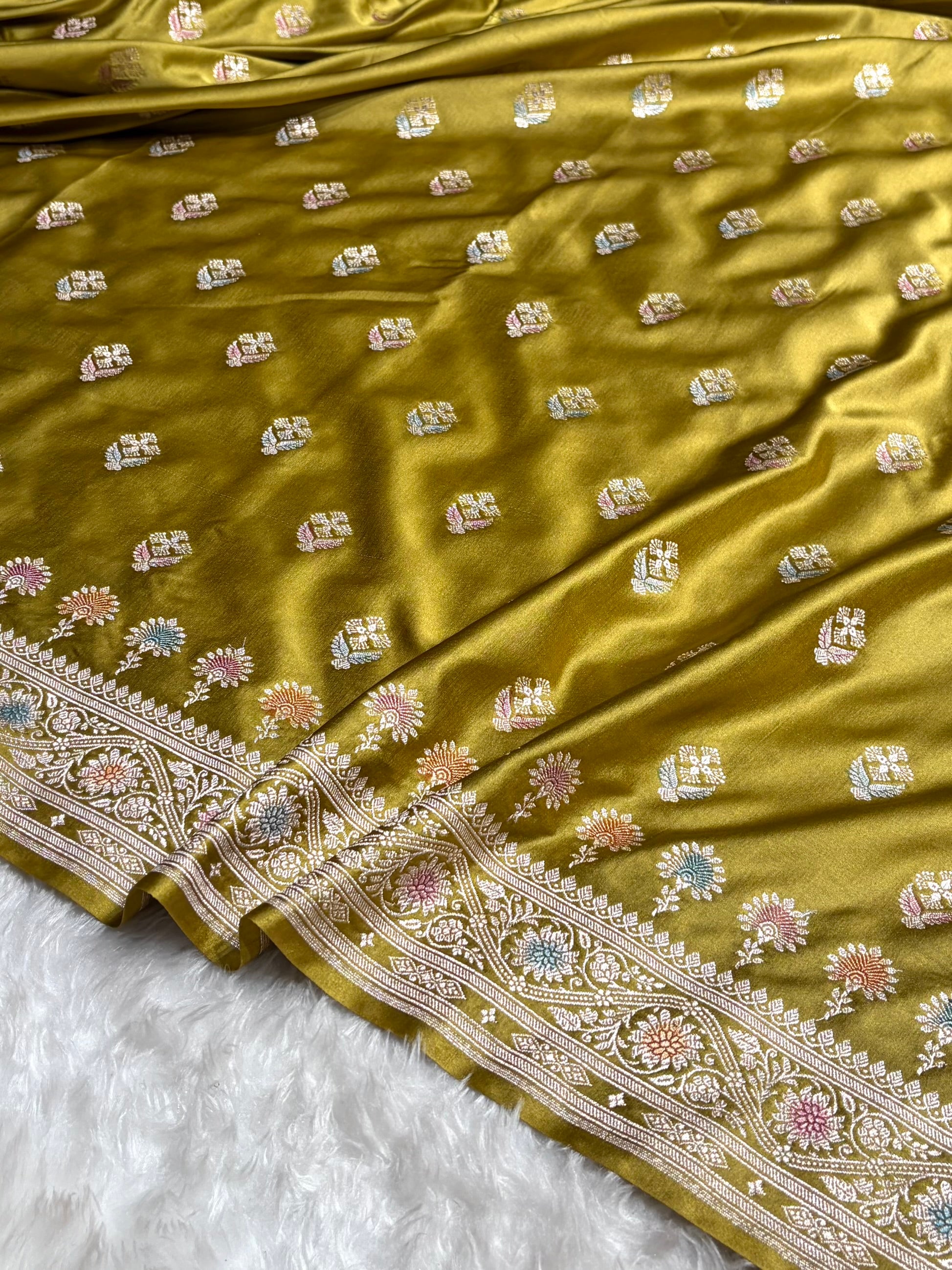 Dusty Mehendi Shades Bananasi Minakari Floral Border Boota Mashru Silk Saree MS66