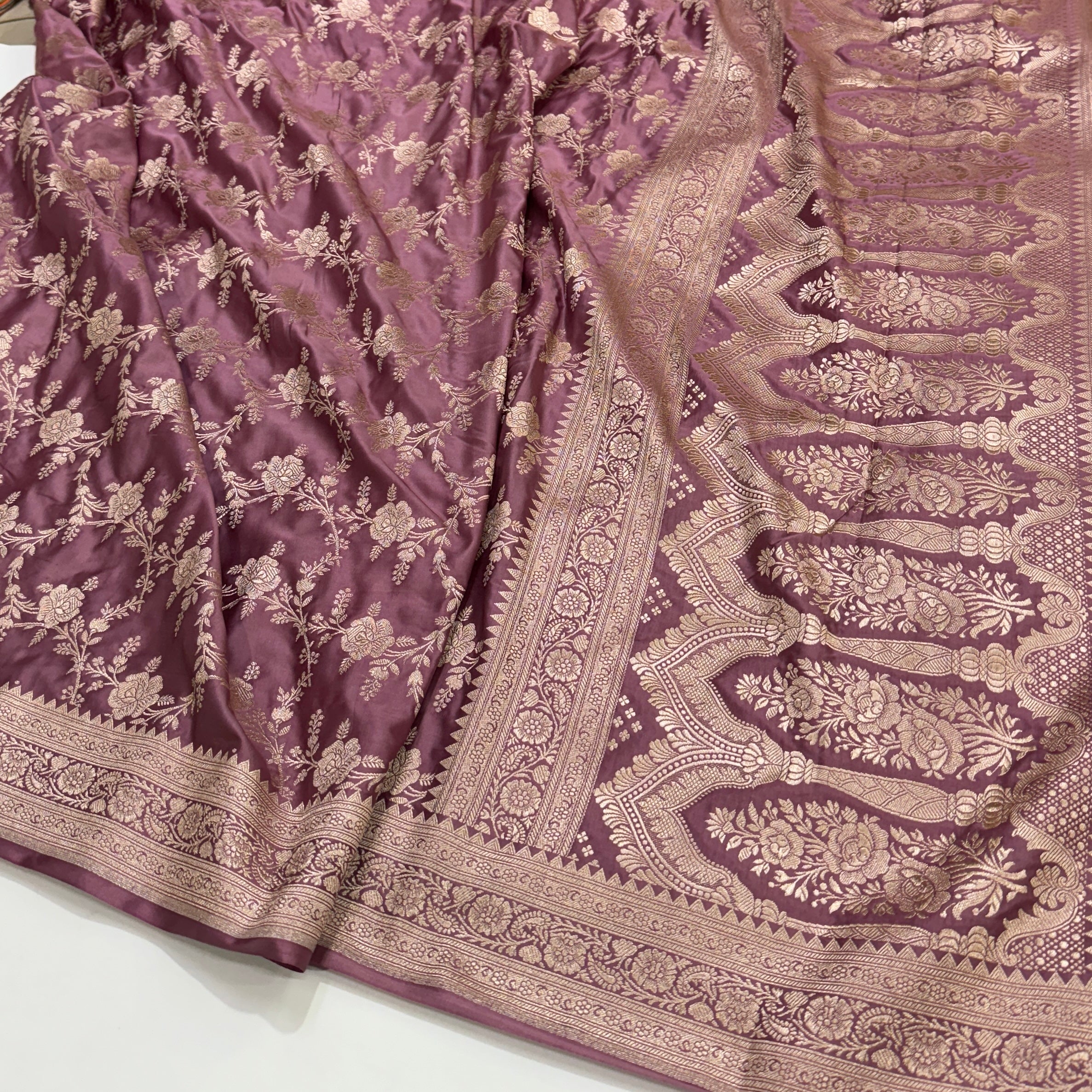 Banarasi Pattern Mauve Shade Mashru Silk Saree