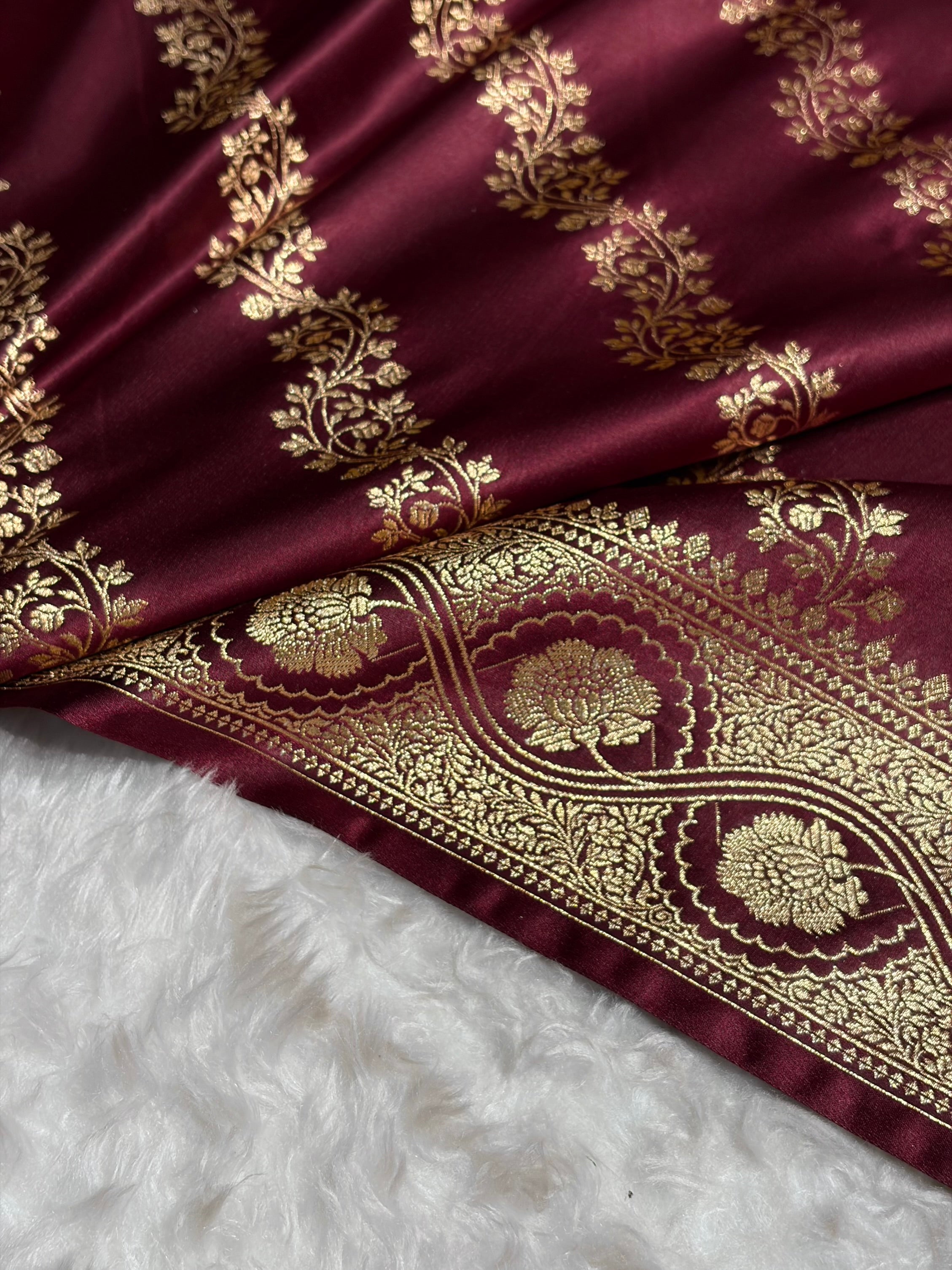 Garnet Floral Banarasi Cross Pattern Satin Katan Silk Saree SK74