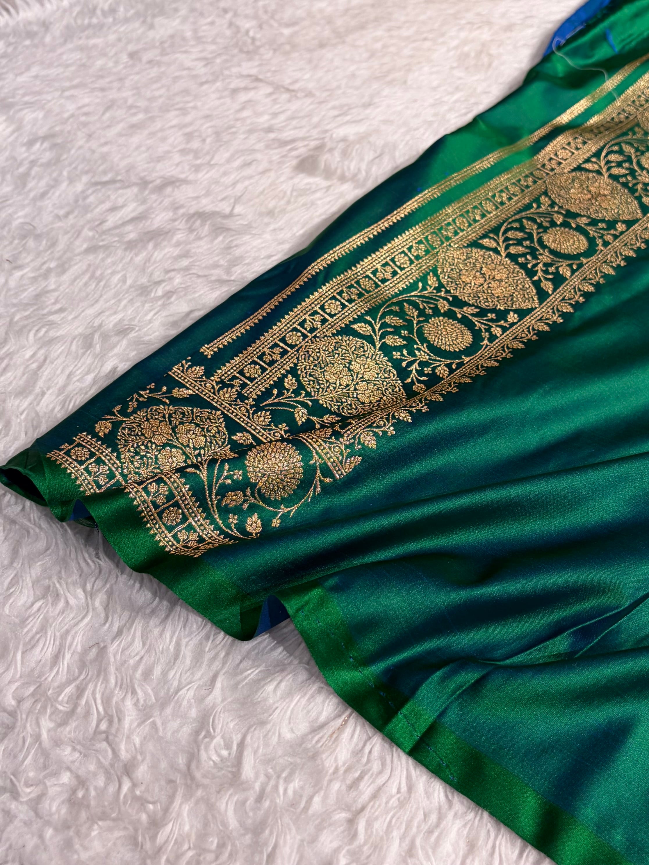Banarasi Satin Katan Saree With Boota in Cross Green Shades SK98