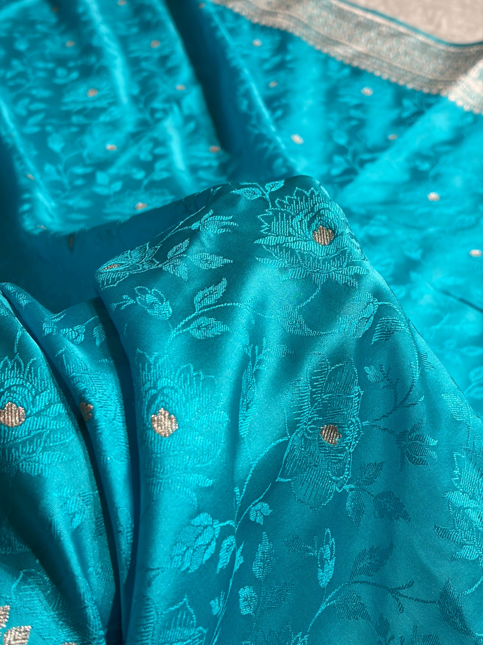 Banarasi Firozi Floral Booti Mashru Silk Saree