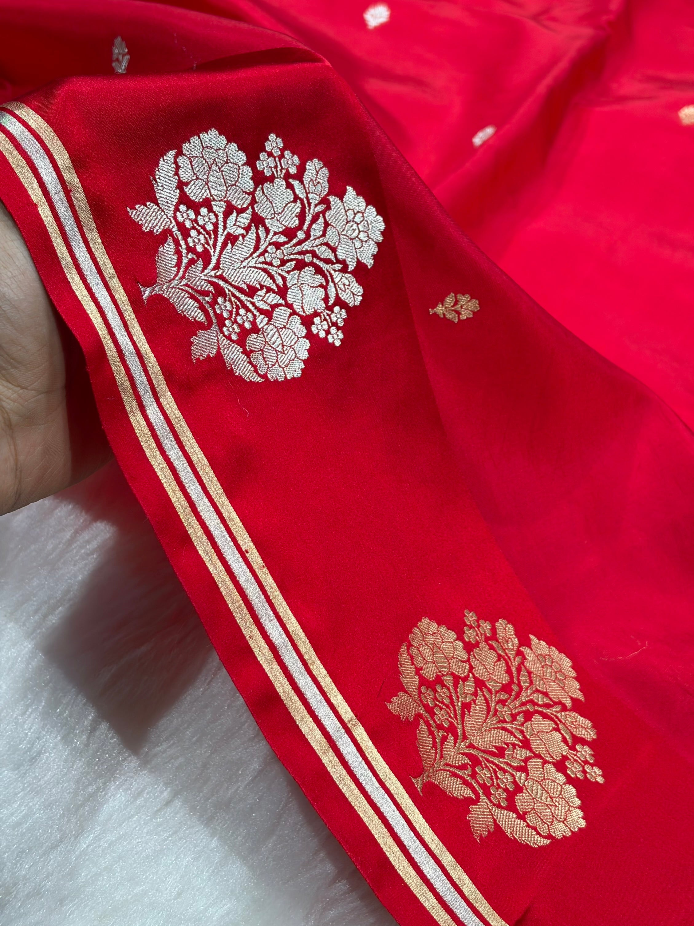 Red Handwoven Kaduwa Pure Katan Paper Silk RM-01
