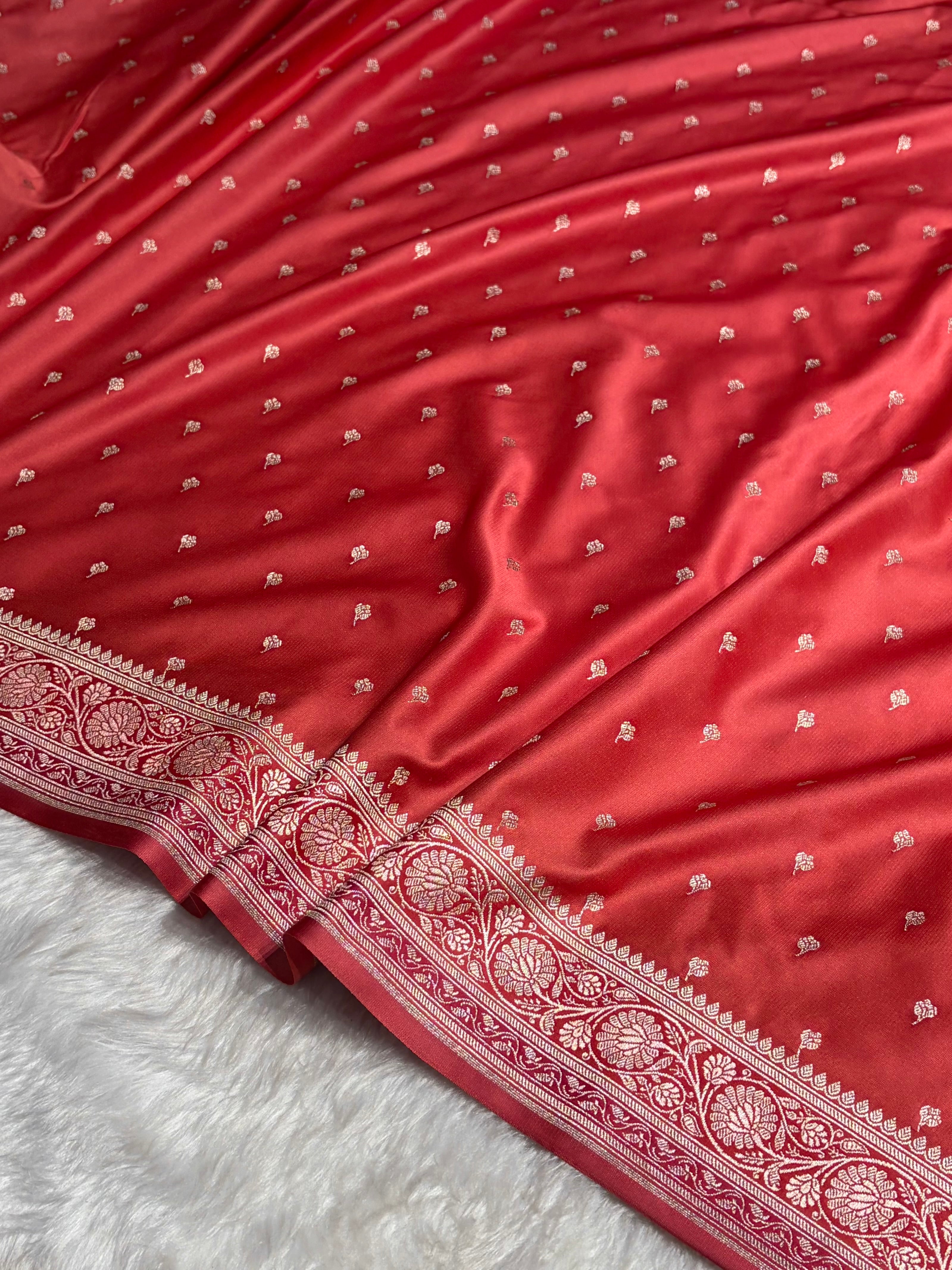 Rusty Peach Shades With Contrast Border Booti Mashru Silk Saree MS78