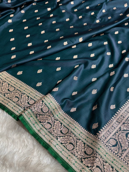 Banarasi Peacock With Contrast Black Floral Border Mashru Silk Saree MSM-101