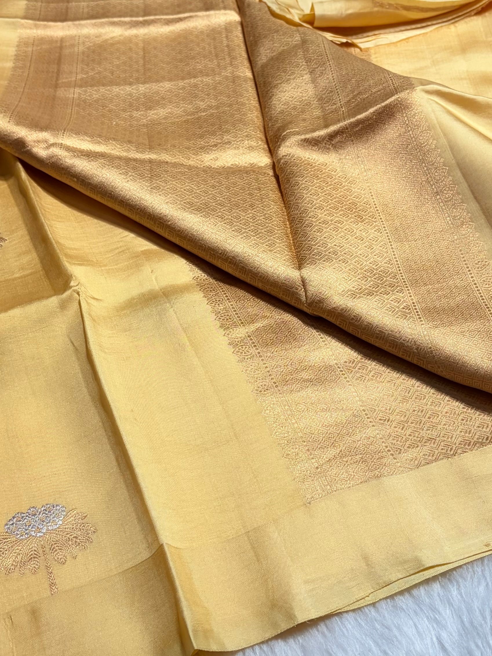 Lemon Shades Meena Boota Handwoven Raw Mango Silk RM-43