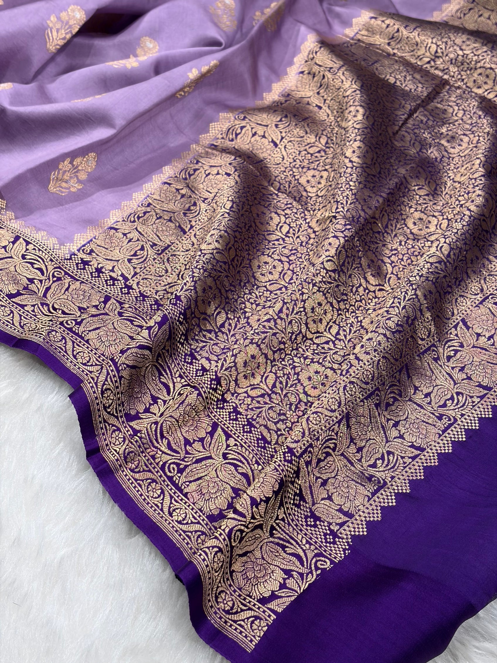 Banarasi Lavender With Purple Contrast Shades Minakari Boota Handwoven Pure Paper Silk RM-83