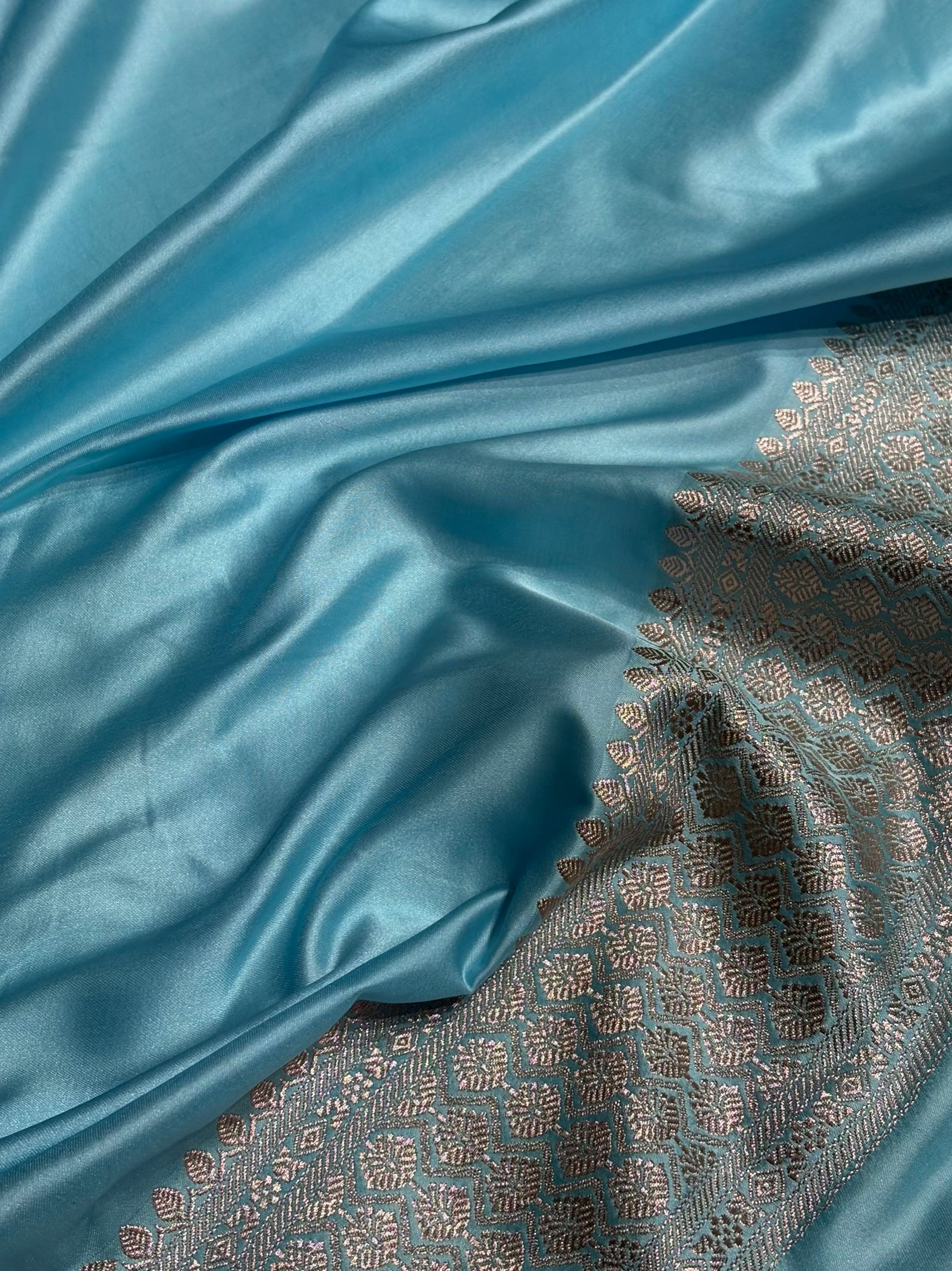 Banarasi Tanchoi Sky Blue Floral Booti Mashru Silk Saree MS59
