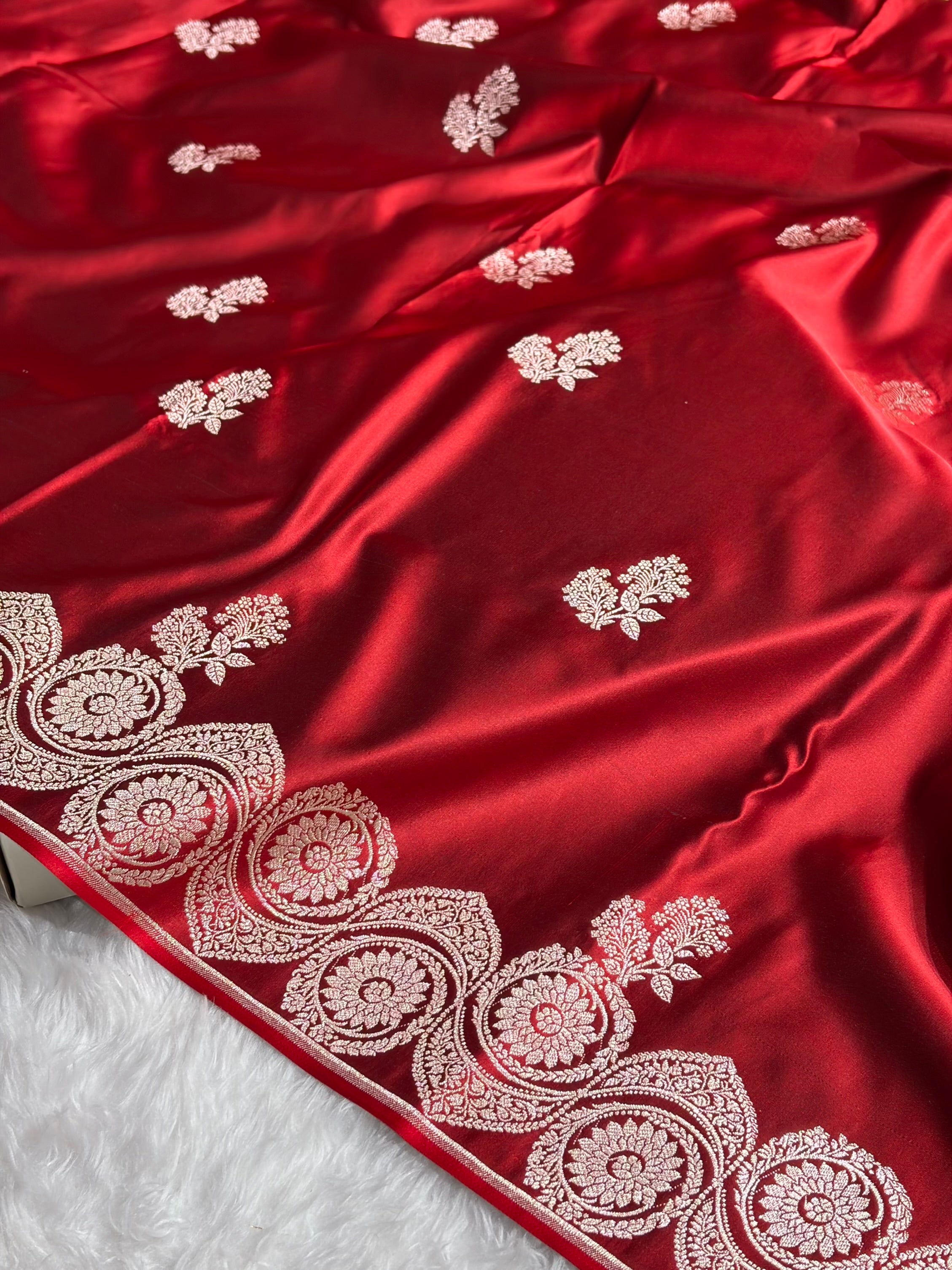 Cross Maroon Shades Banarasi Boota Pattern Floral Mashru Silk Saree MSM-110