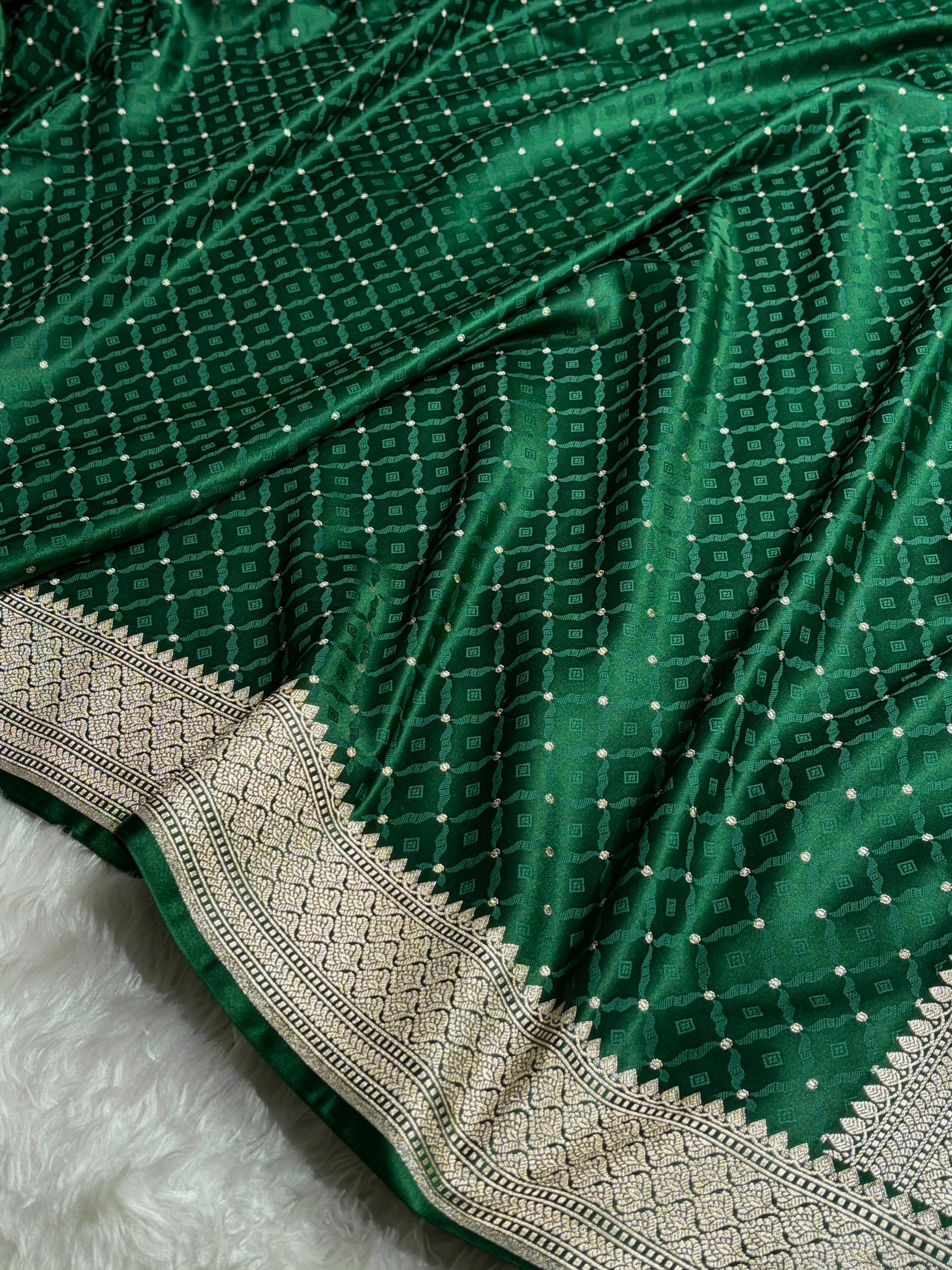 Bottle Green Shades Tanchoi Motif Mashru Silk Saree MST-14
