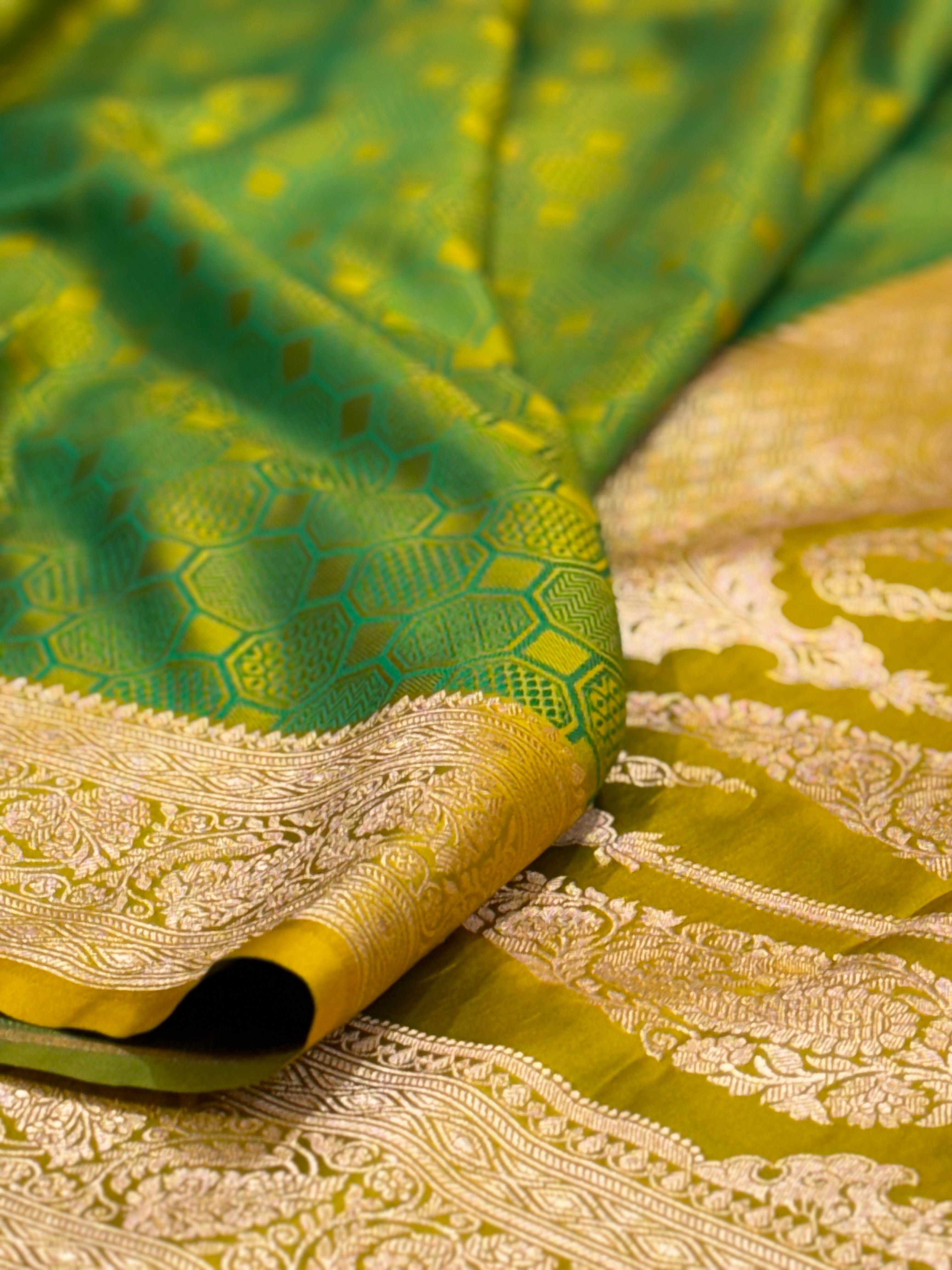 Lemon Green Tanchoi Mashru Silk Saree