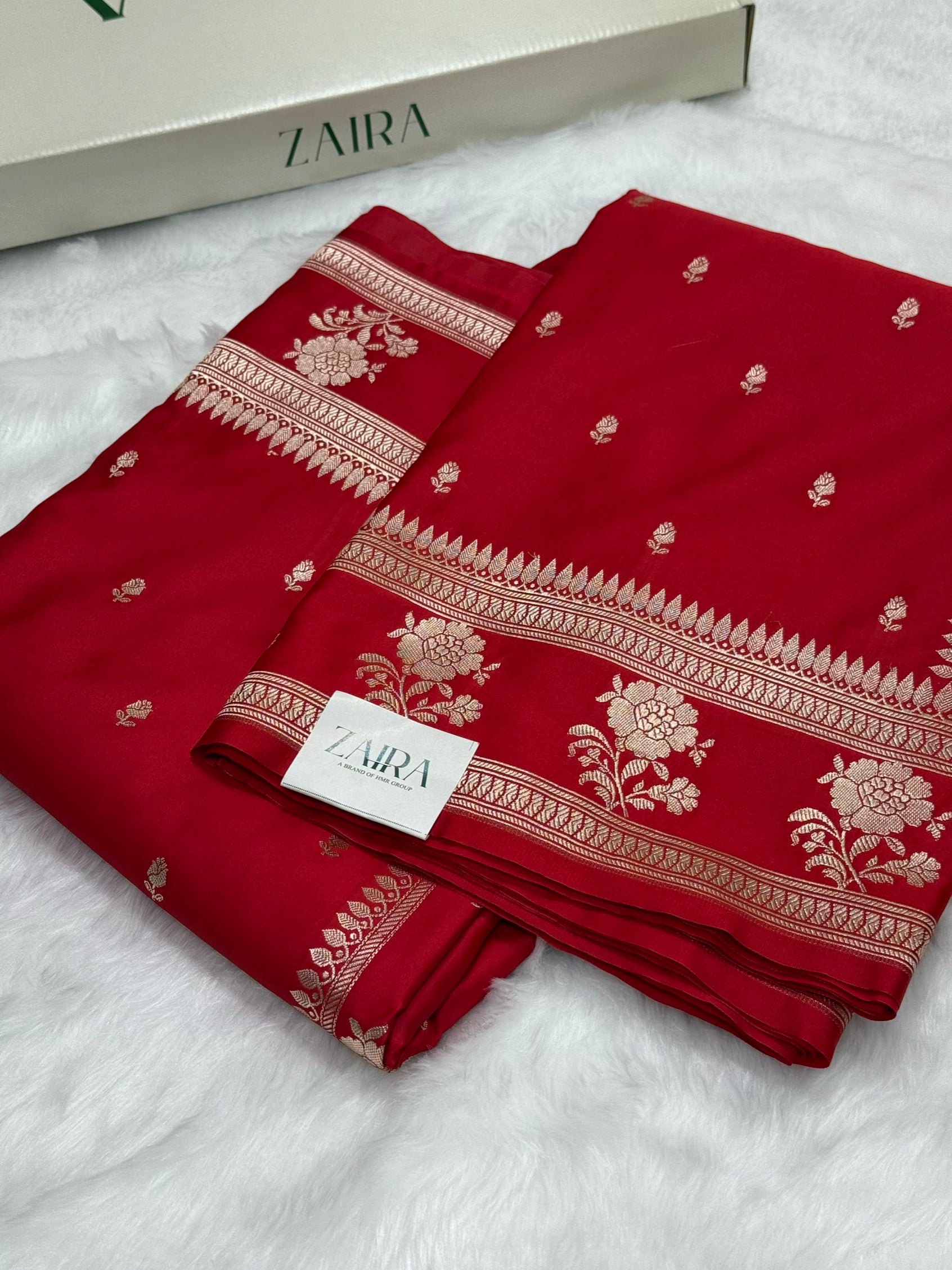 Red shades Booti Mashru Silk Banarasi Saree