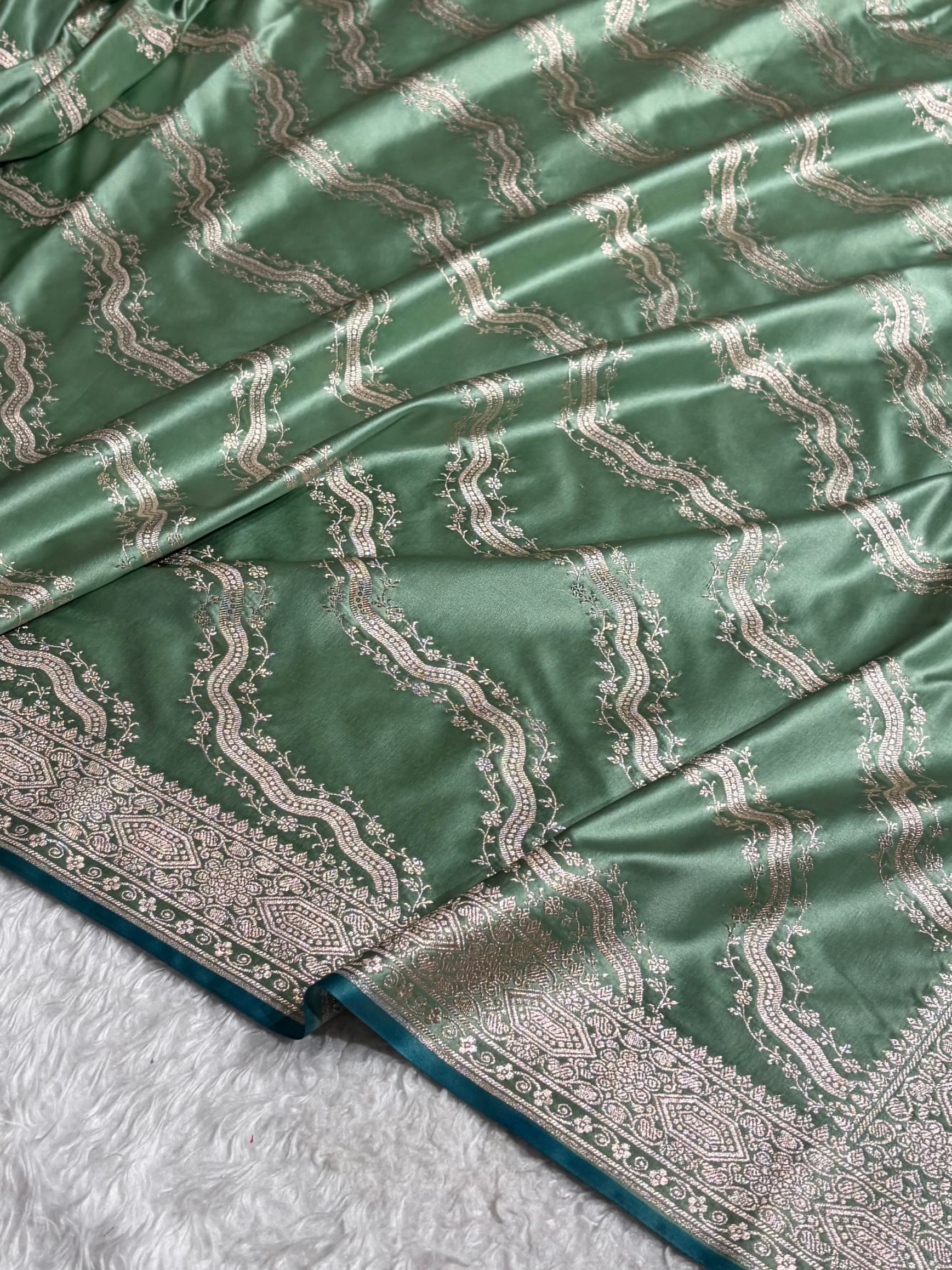Banarasi Cross Pattern in Sea Green Shades Floral Mashru Silk Saree MCS93