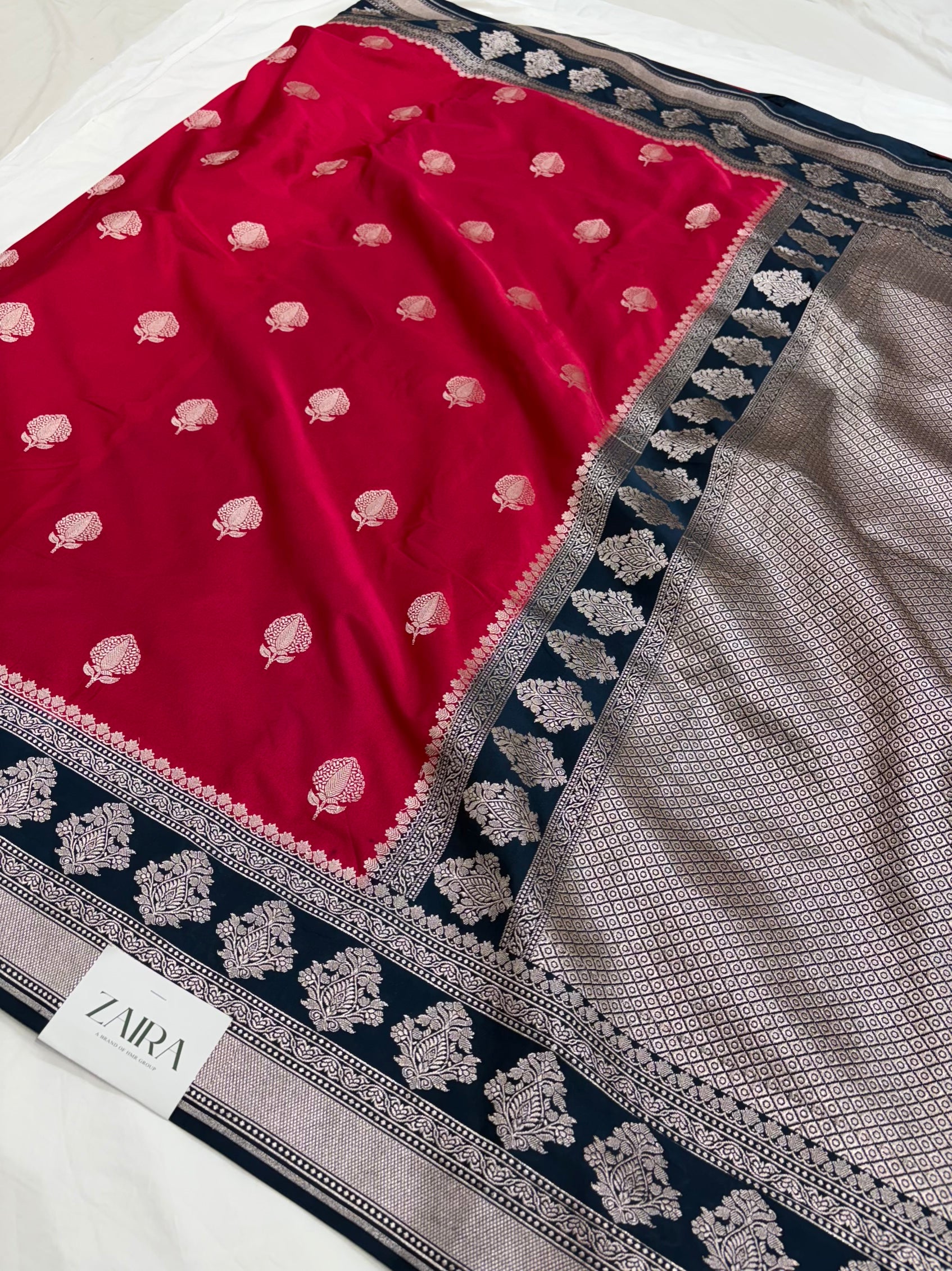 Red / German Blue Contrast Shade With Booti Pattern Mashru Silk Saree