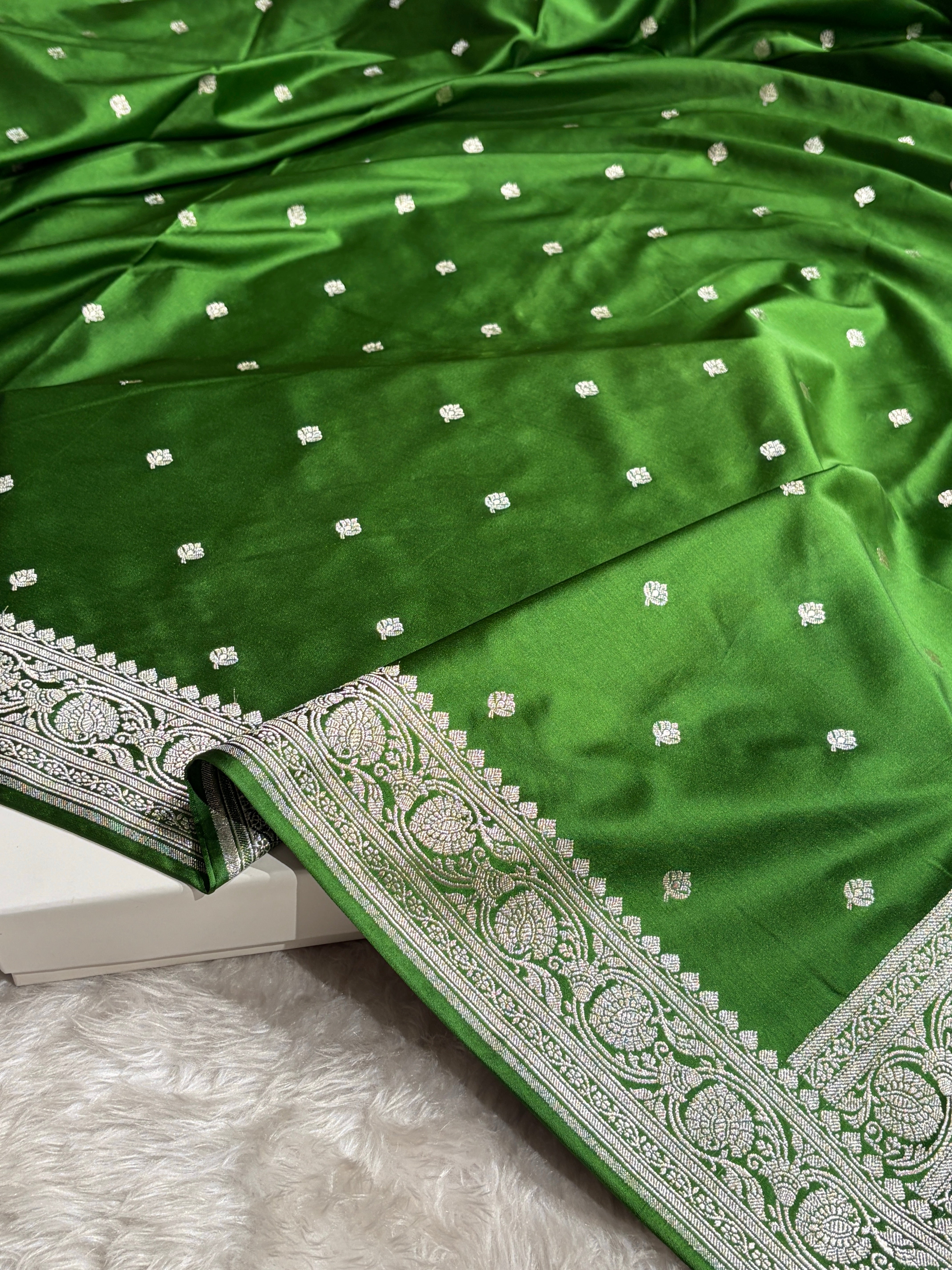Banarasi Mahndi Booti Mashru Silk Saree MS10