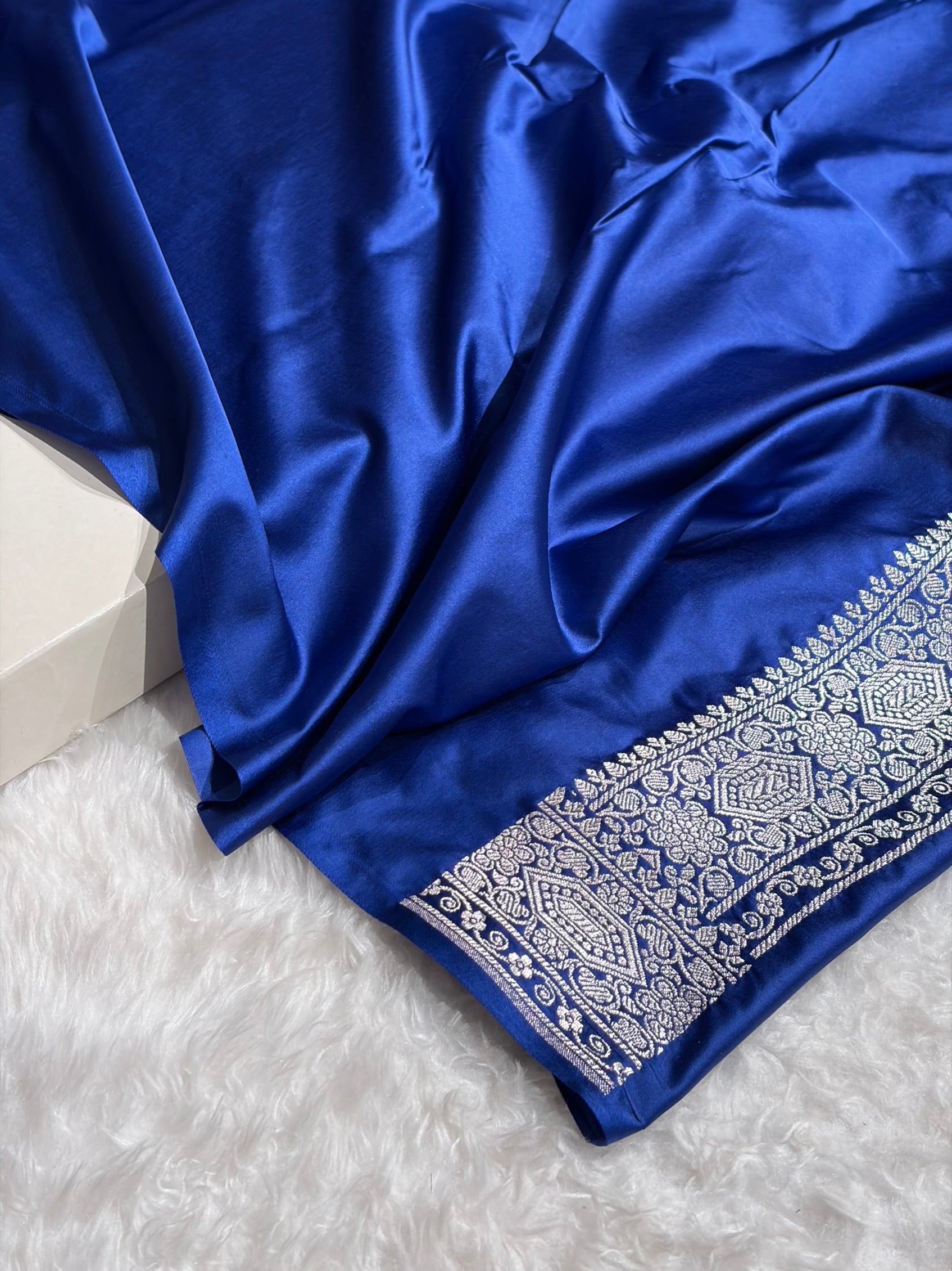Banarasi Cross Pattern in Royal Blue Shades Floral Mashru Silk Saree MS93
