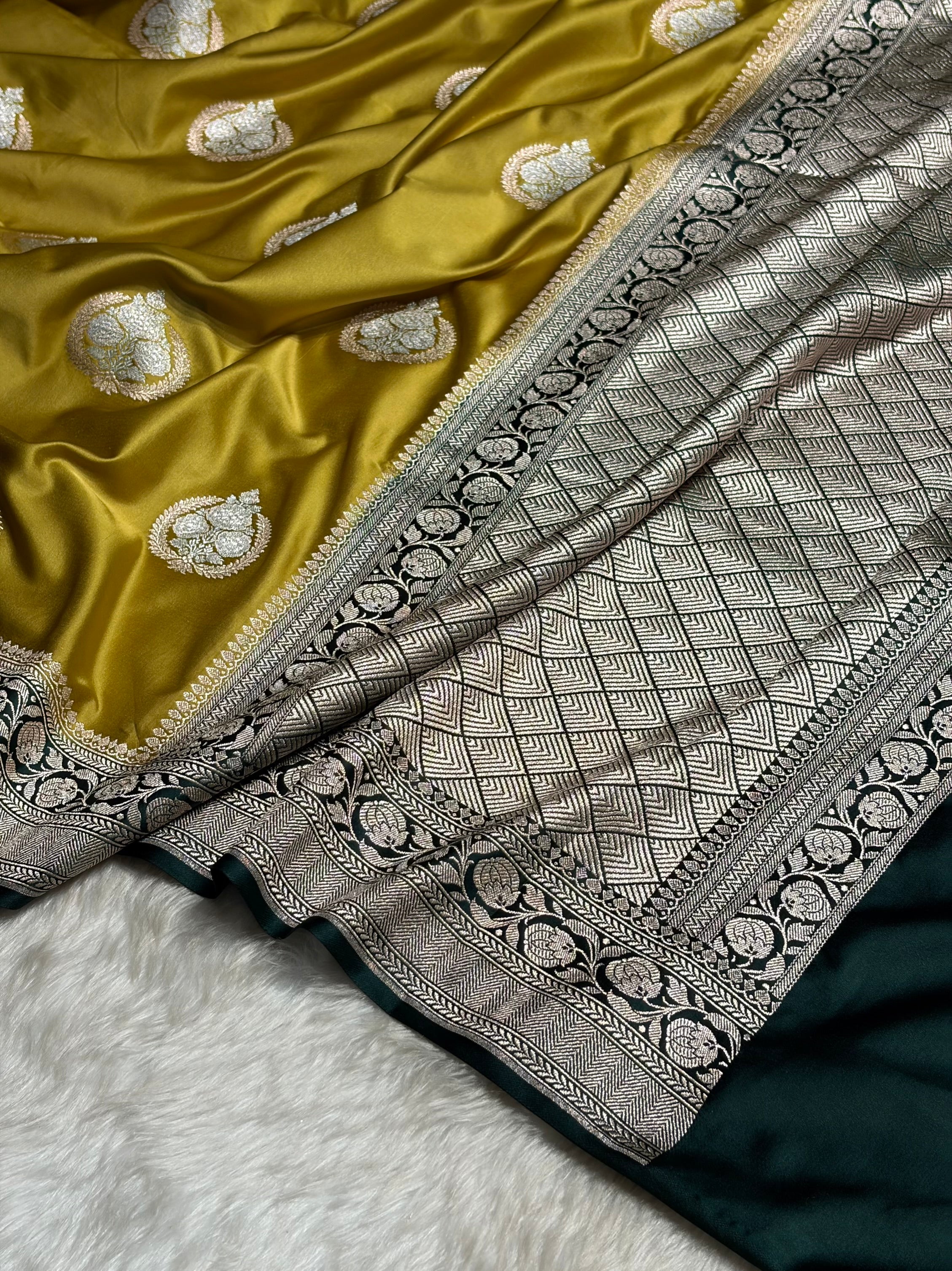 Contrast Dusty Mustard With Dark Bottle Green Minakari Boota Mashru Silk Saree MS35