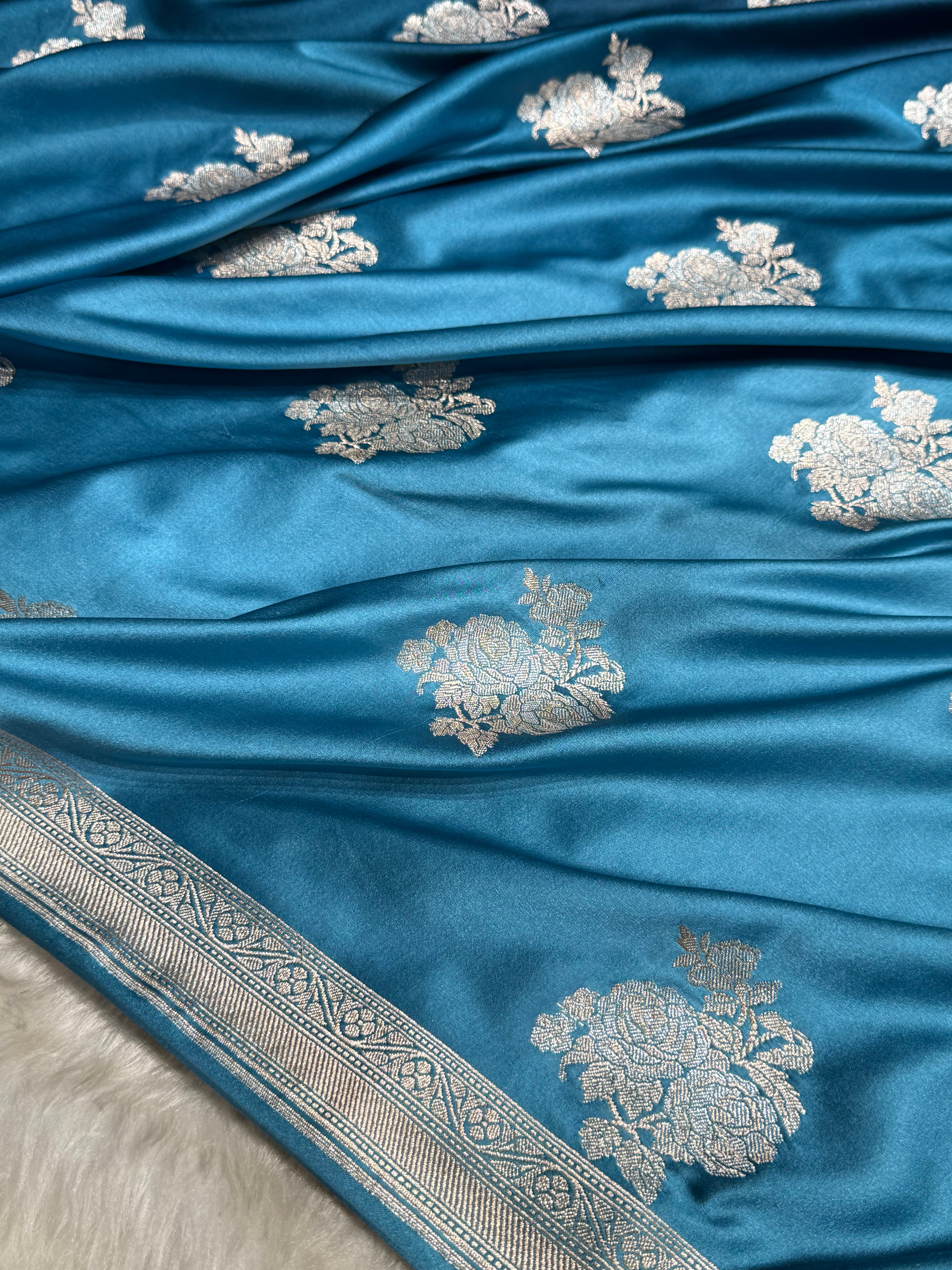 Ombre Garmen Sona Rupa Floral Motif Mashru Silk Saree