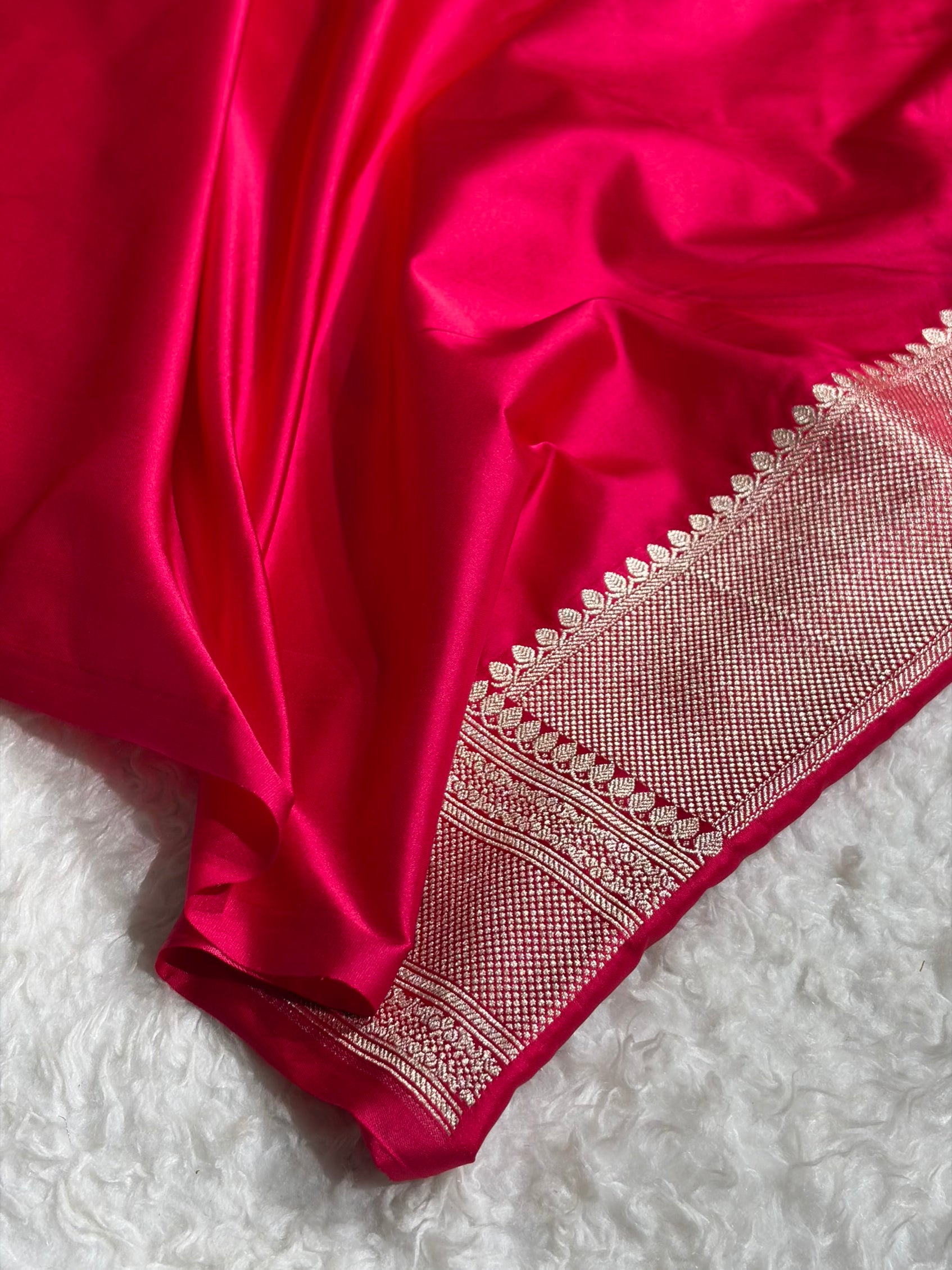 Banarasi Rani Shades Brocade Mashru Silk Saree MS85